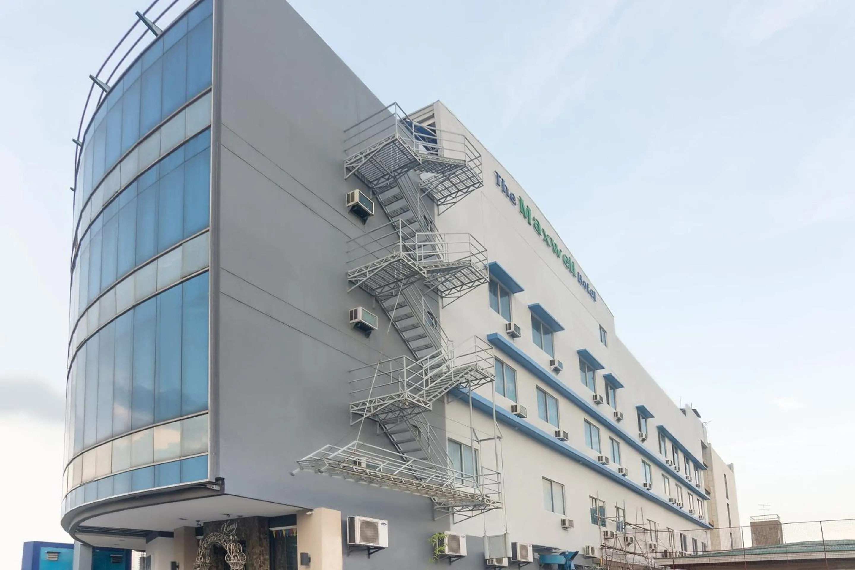 Facade/entrance in OYO 187 The Maxwell Hotel