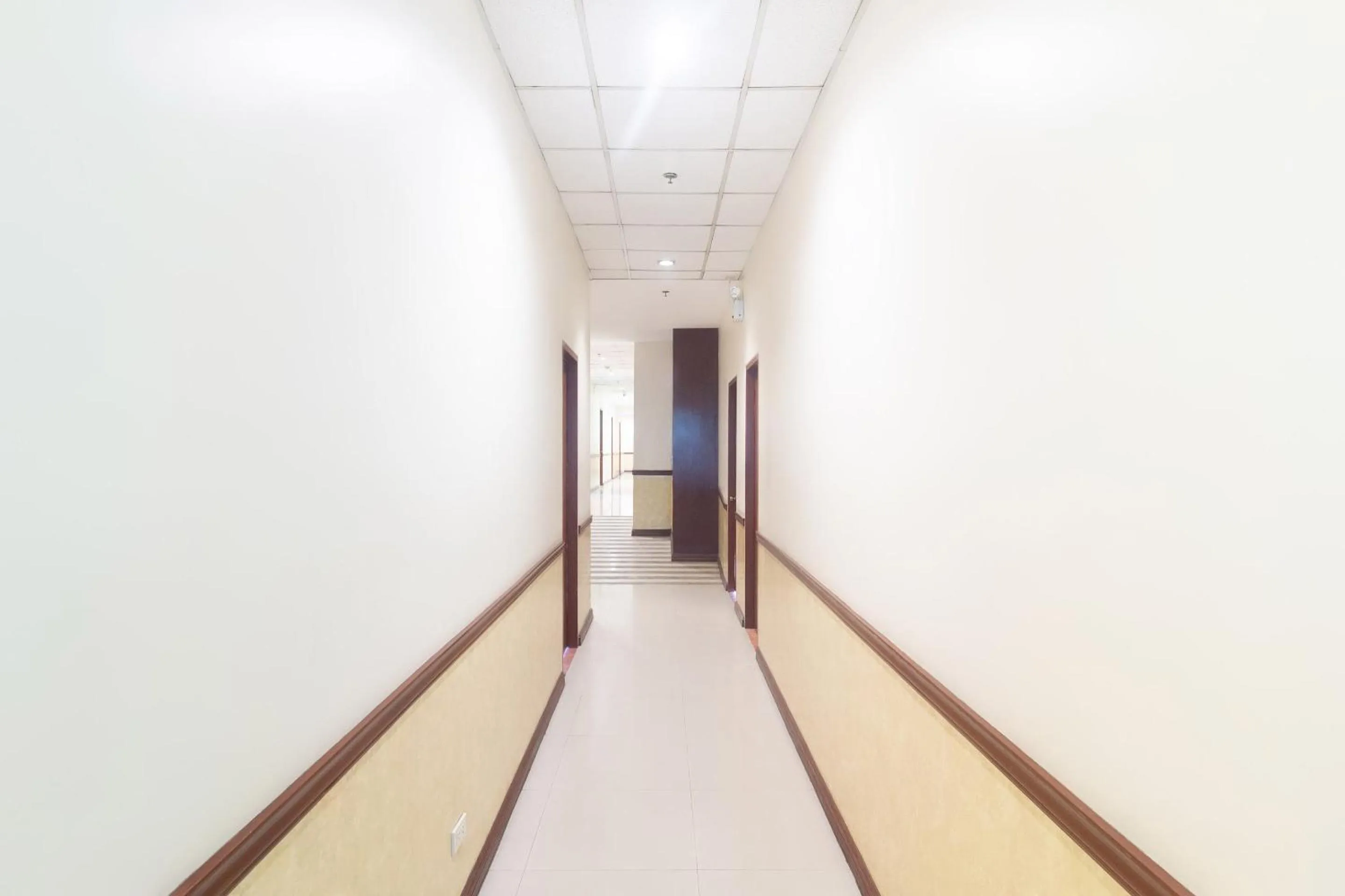 Lobby or reception in OYO 187 The Maxwell Hotel