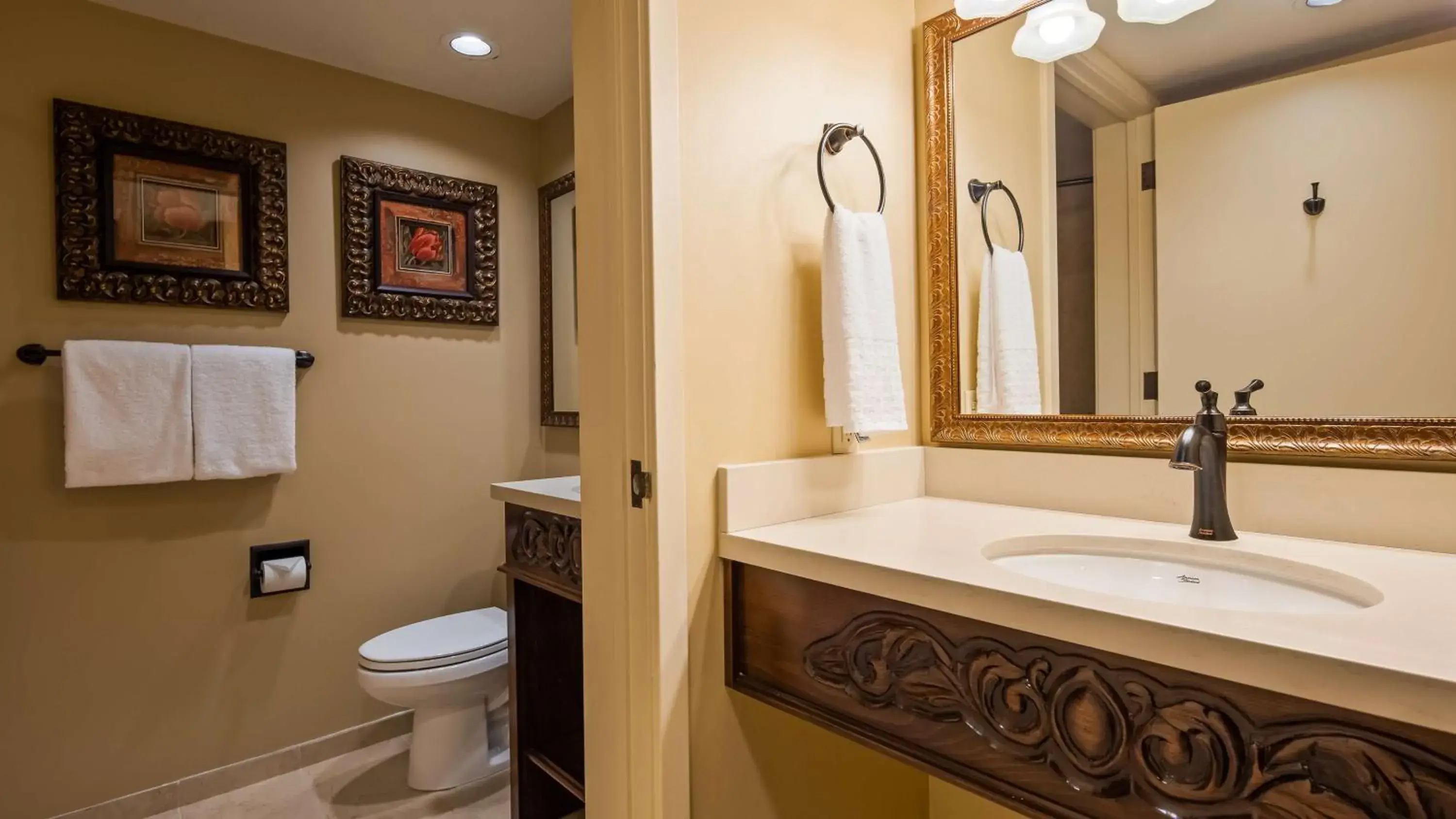 Bathroom in Victorian Inn Bathroom in Victorian Inn