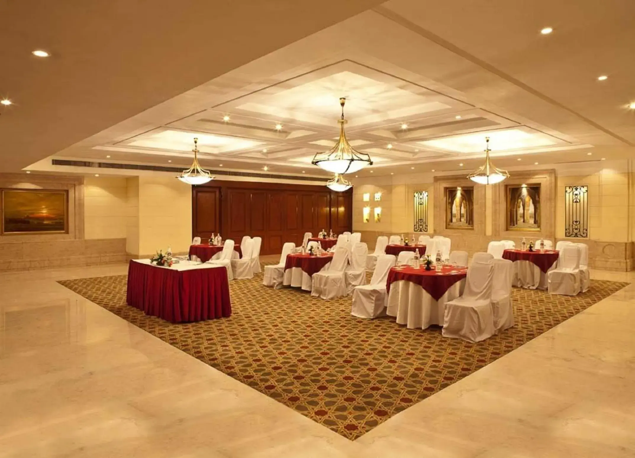 Banquet/Function facilities, Banquet Facilities in The Bristol Hotel - Gurgaon