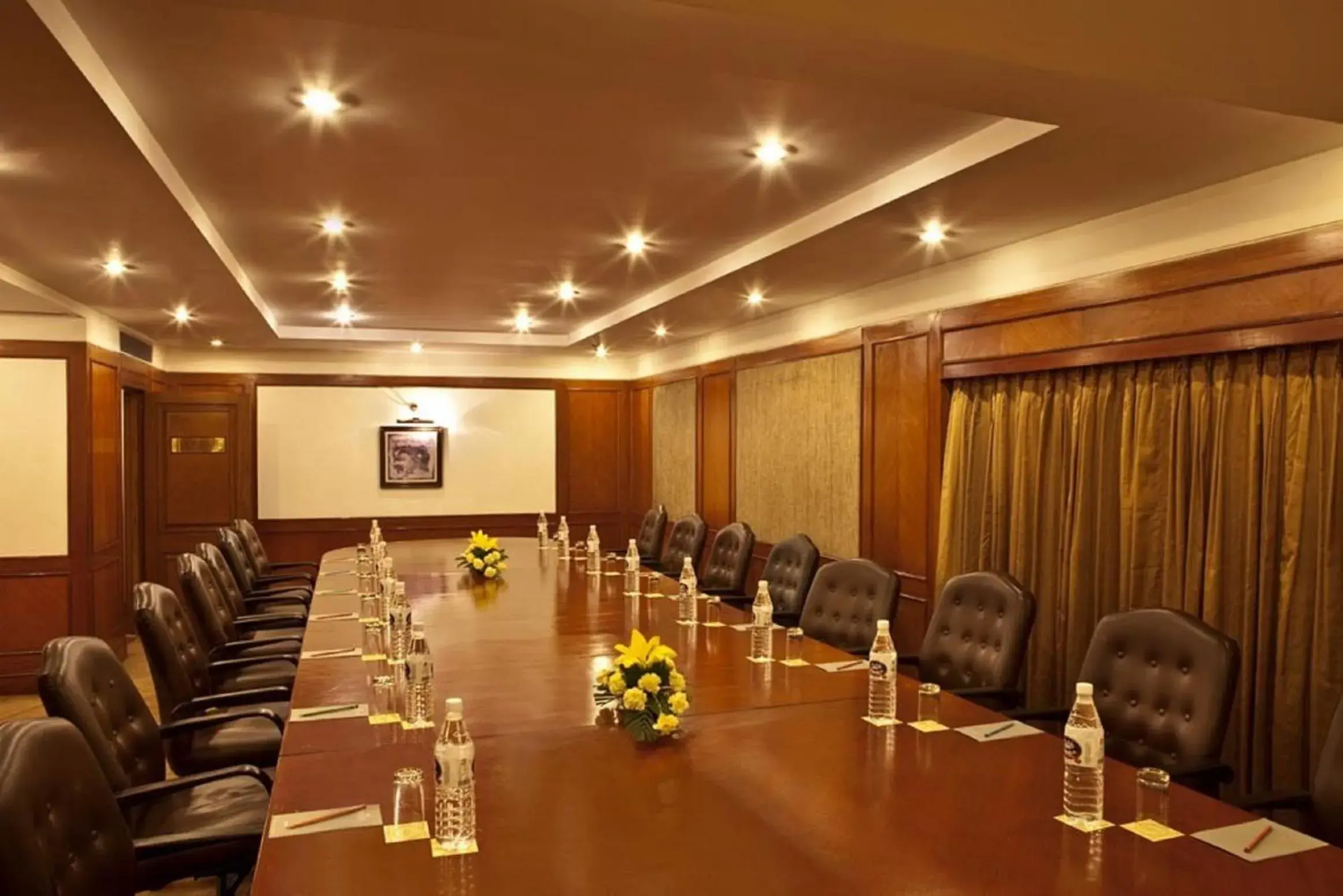 Business facilities in The Bristol Hotel - Gurgaon