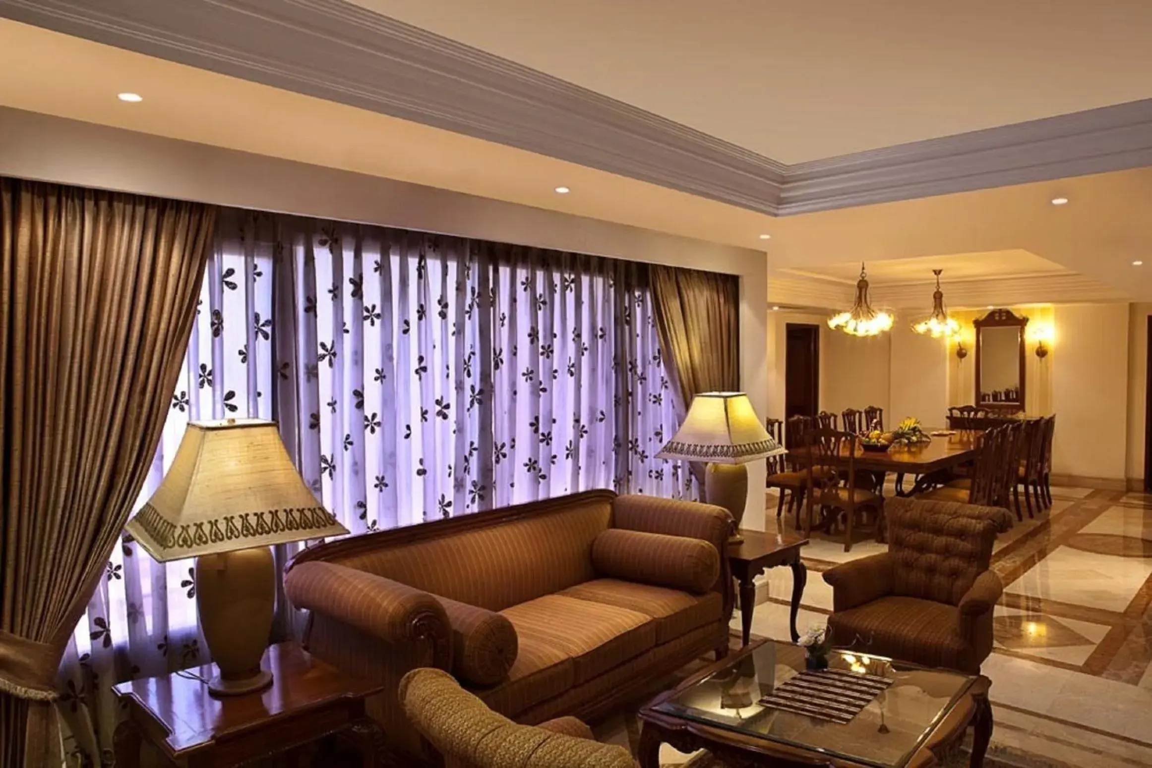 Living room, Seating Area in The Bristol Hotel - Gurgaon