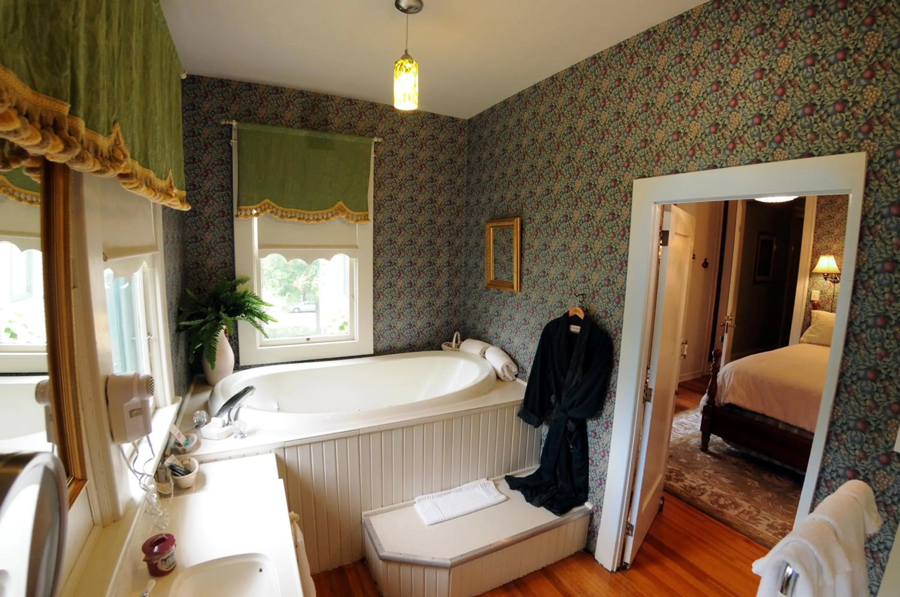 Bed in The Oliver Inn