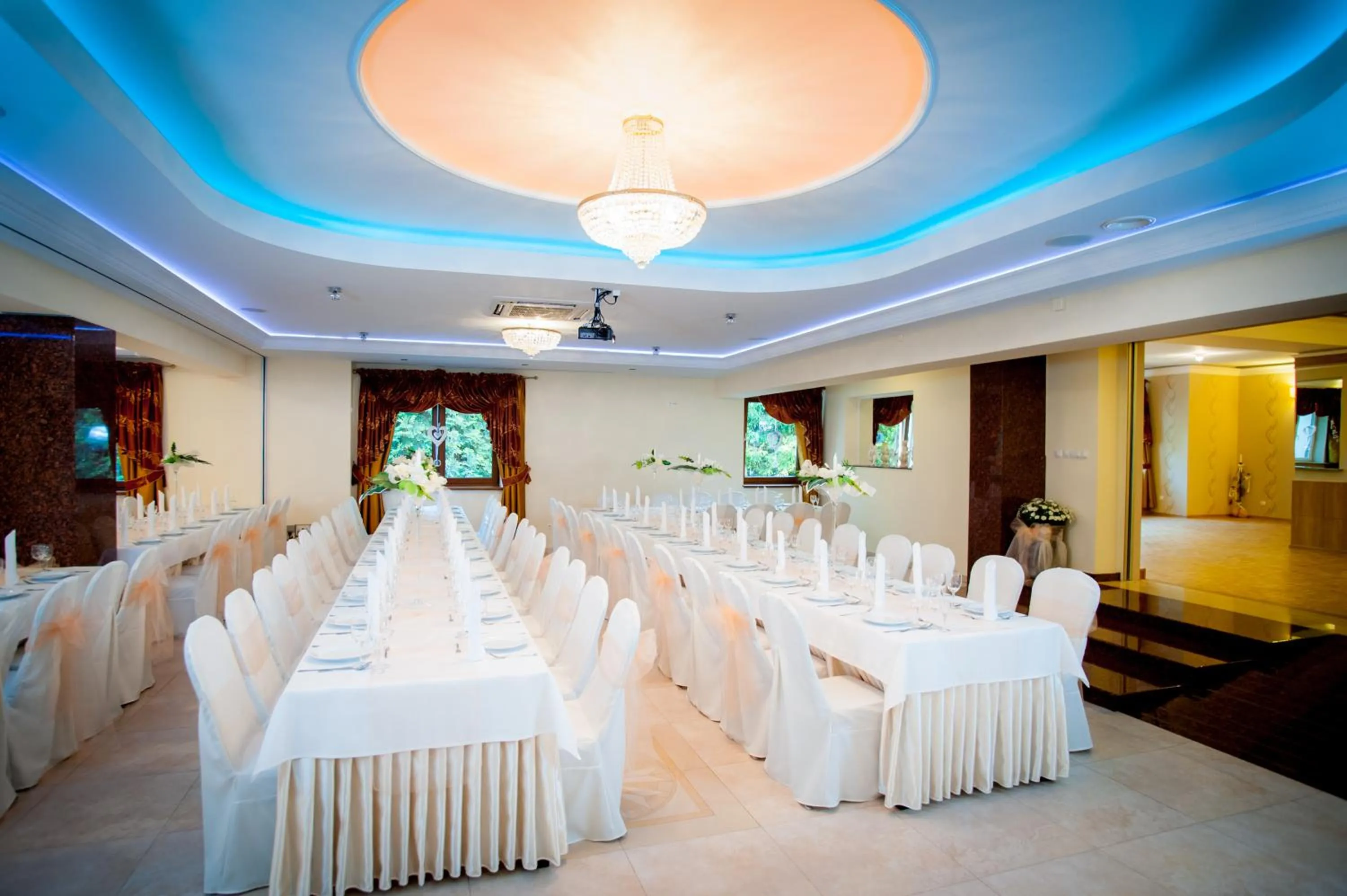 Restaurant/places to eat in Olimpia Resort & SPA