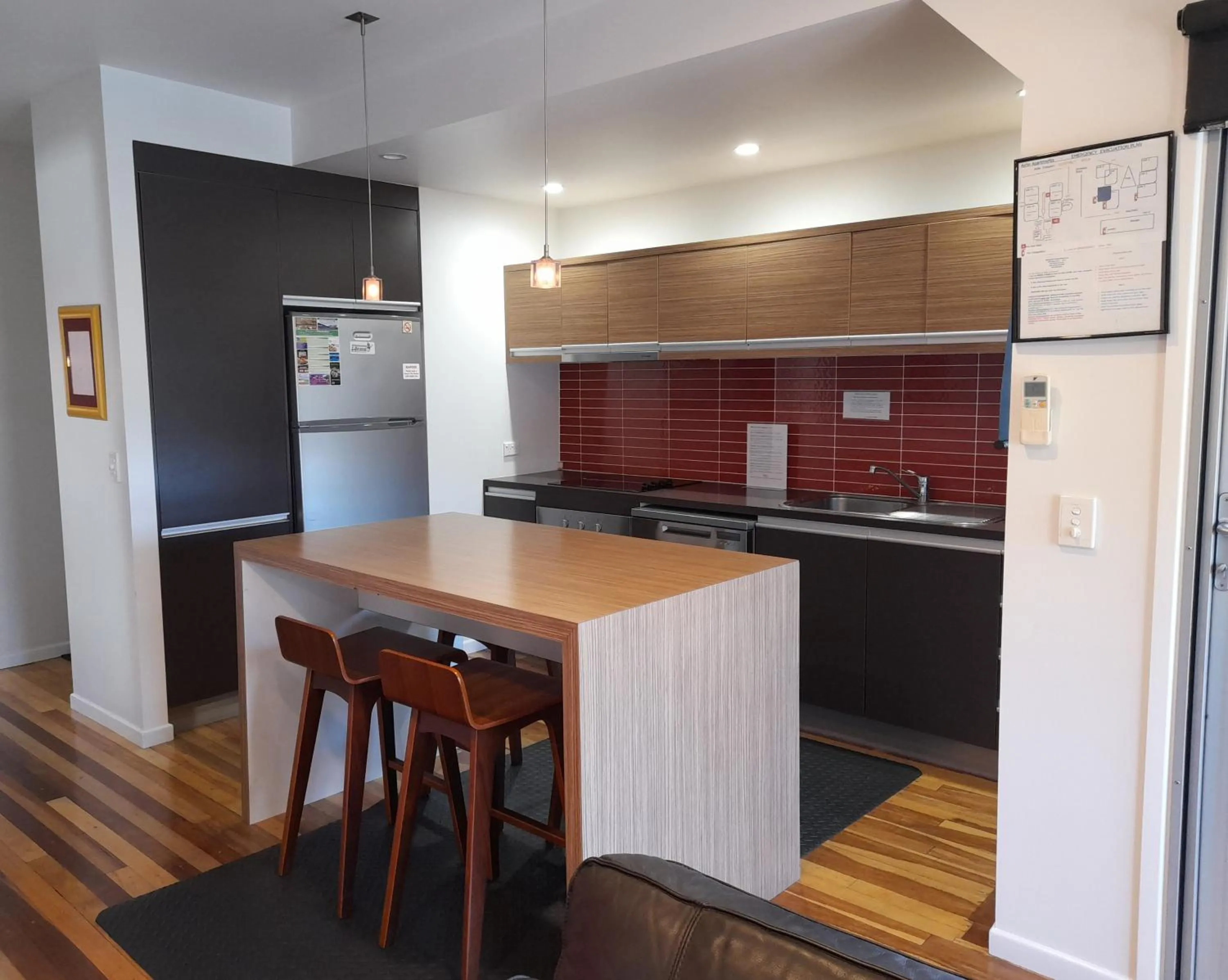 kitchen in Airlie Apartments