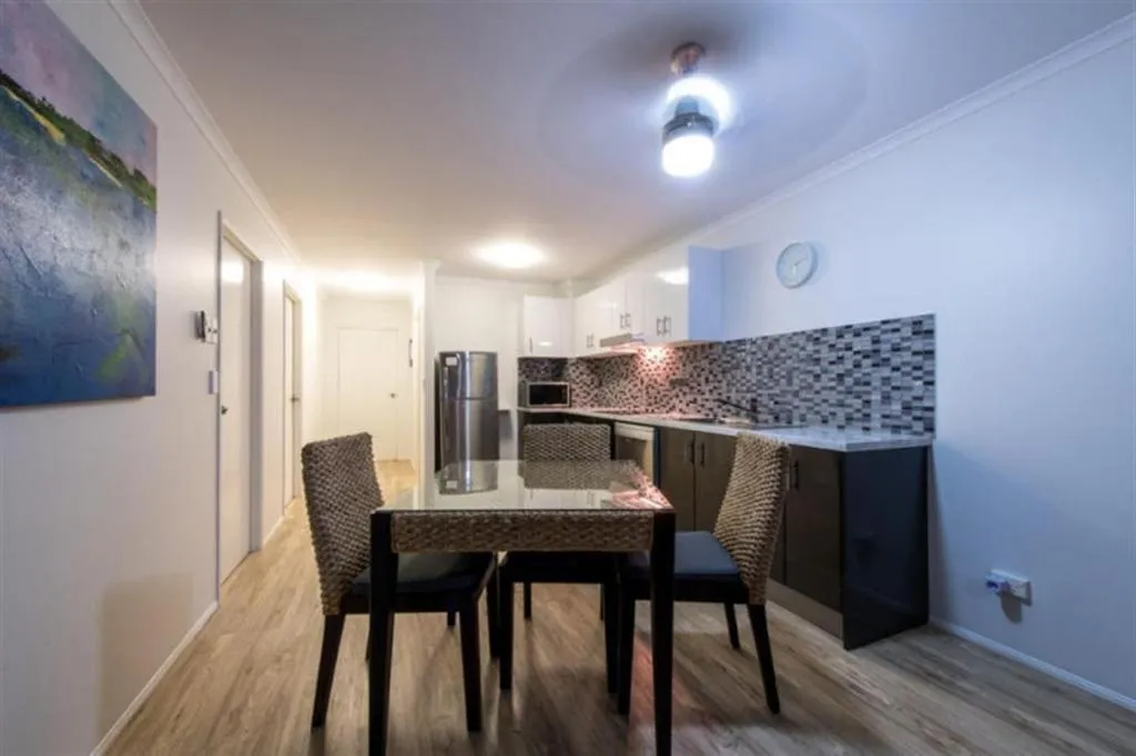 Dining area in Airlie Apartments