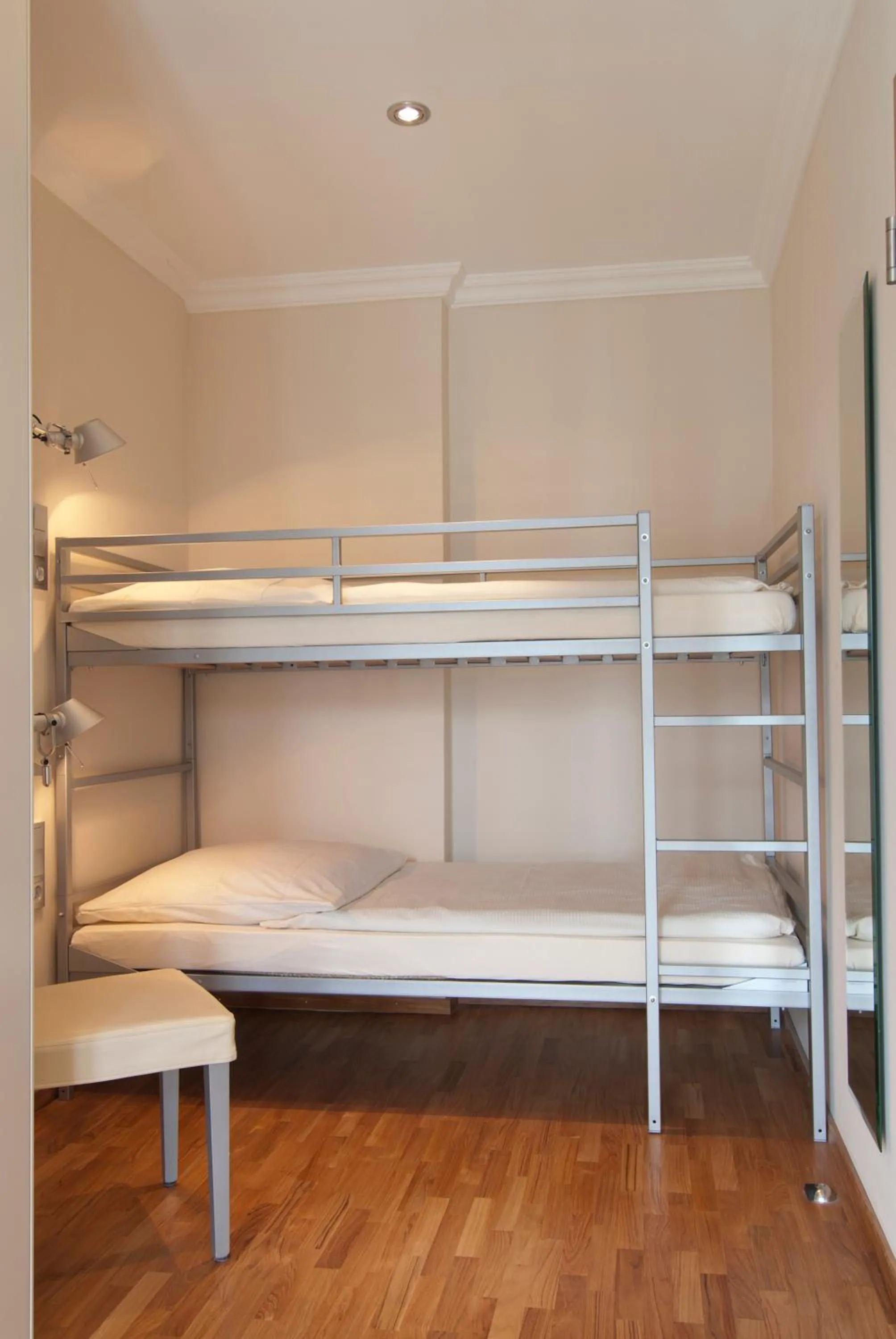 bunk bed, Bed in Strandhotel Georgshöhe