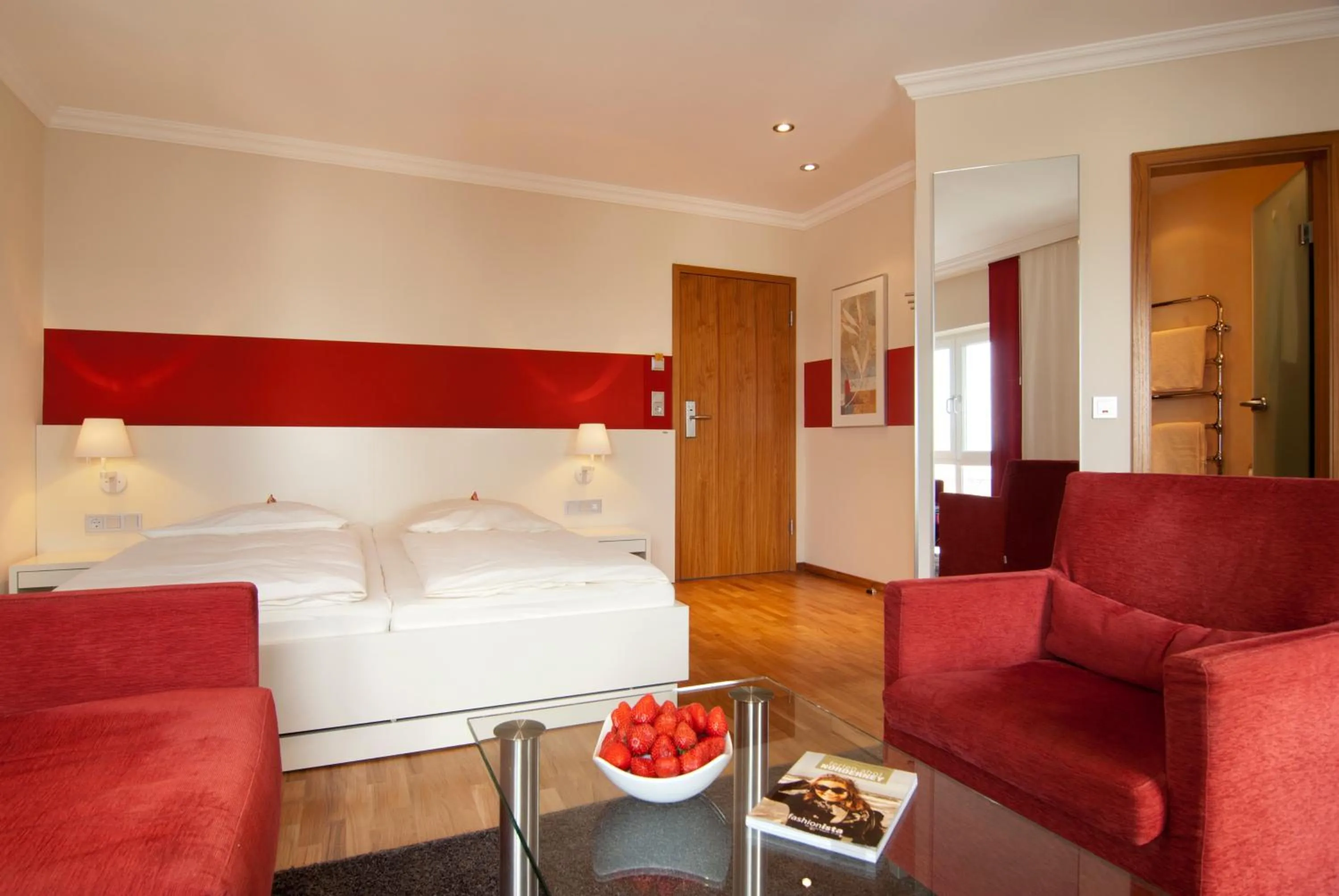 Photo of the whole room, Bed in Strandhotel Georgshöhe