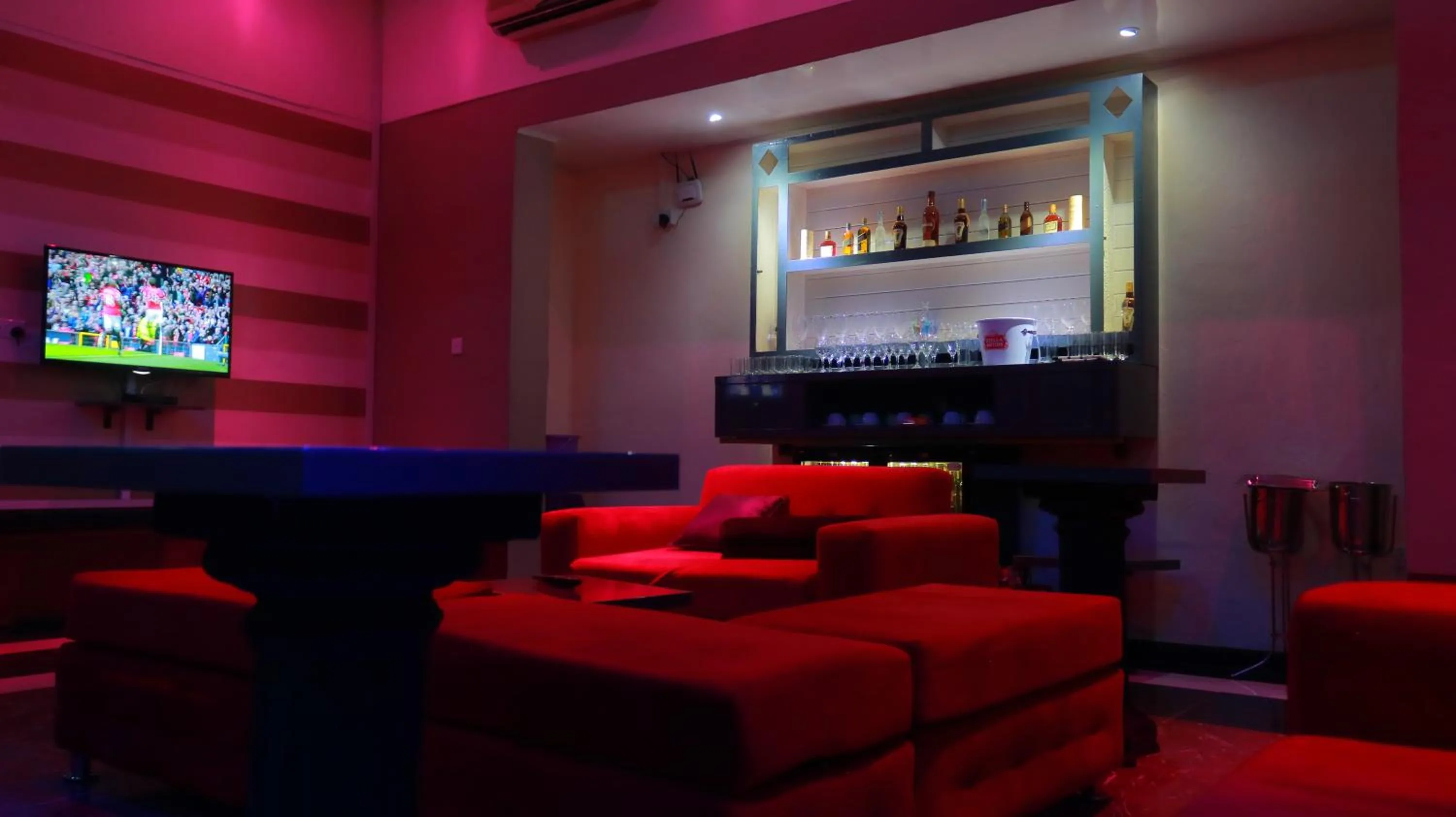 Nightclub / DJ in New Fairmount Hotel and Casino