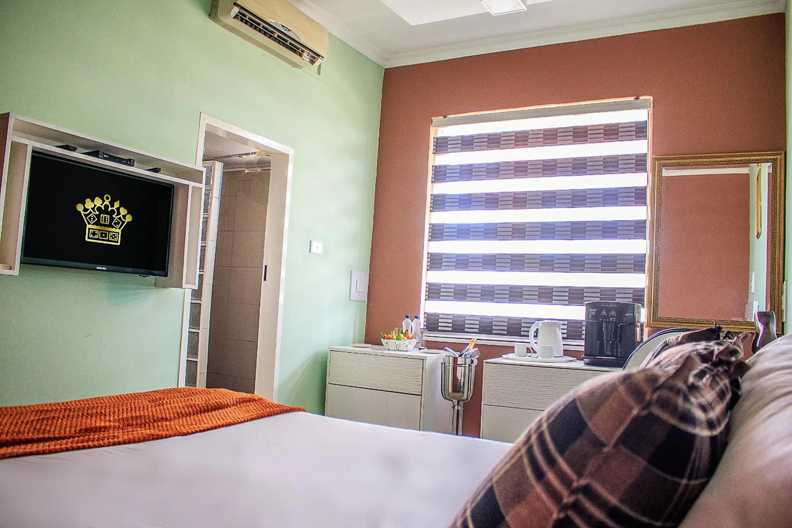 Quiet street view, Bed in New Fairmount Hotel and Casino