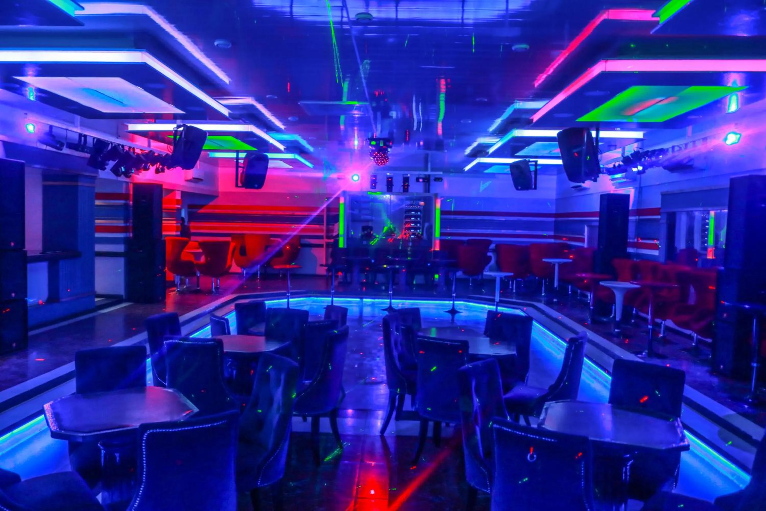 Nightclub / DJ in New Fairmount Hotel and Casino