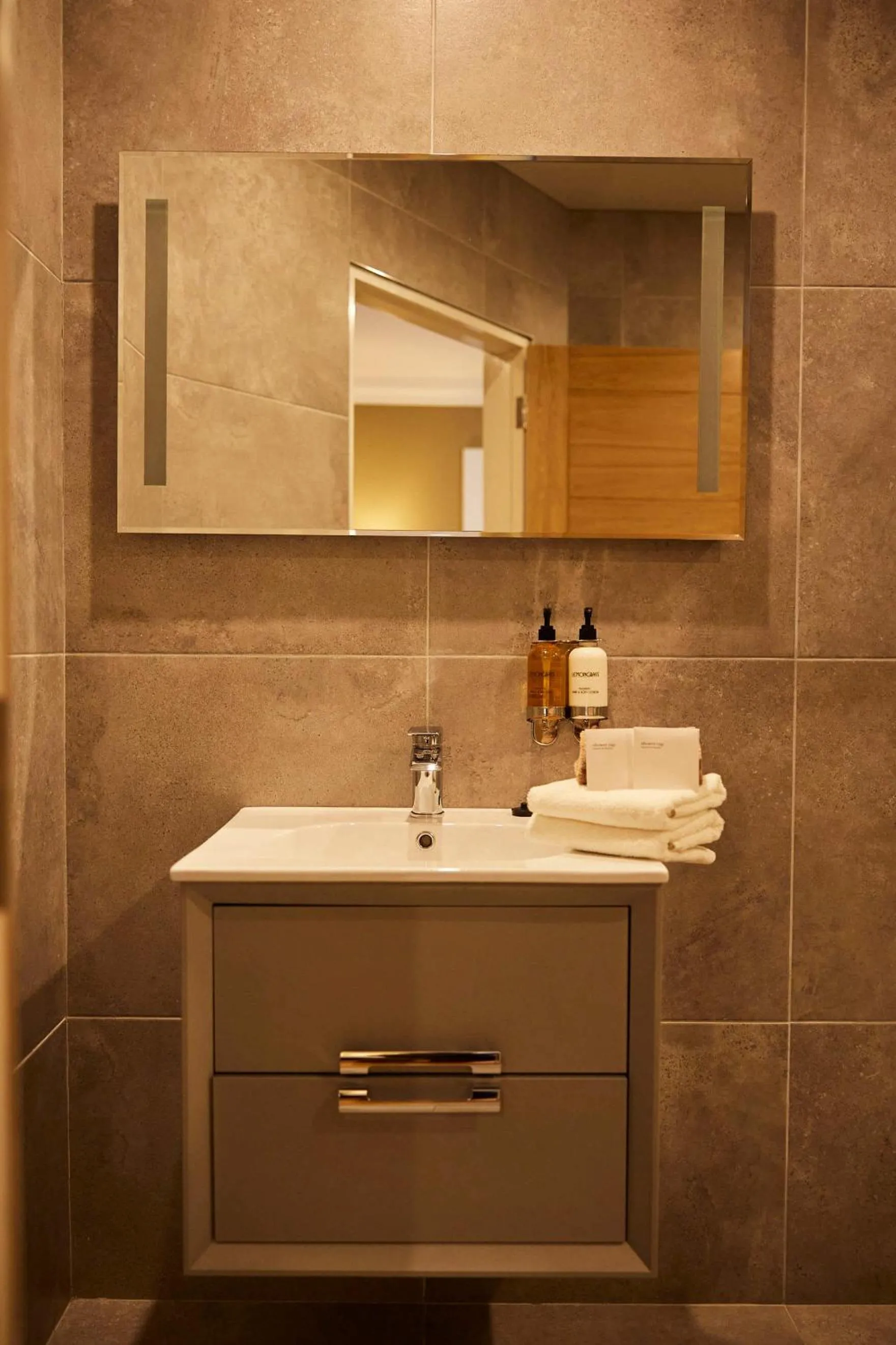 Bathroom in Doolin Inn