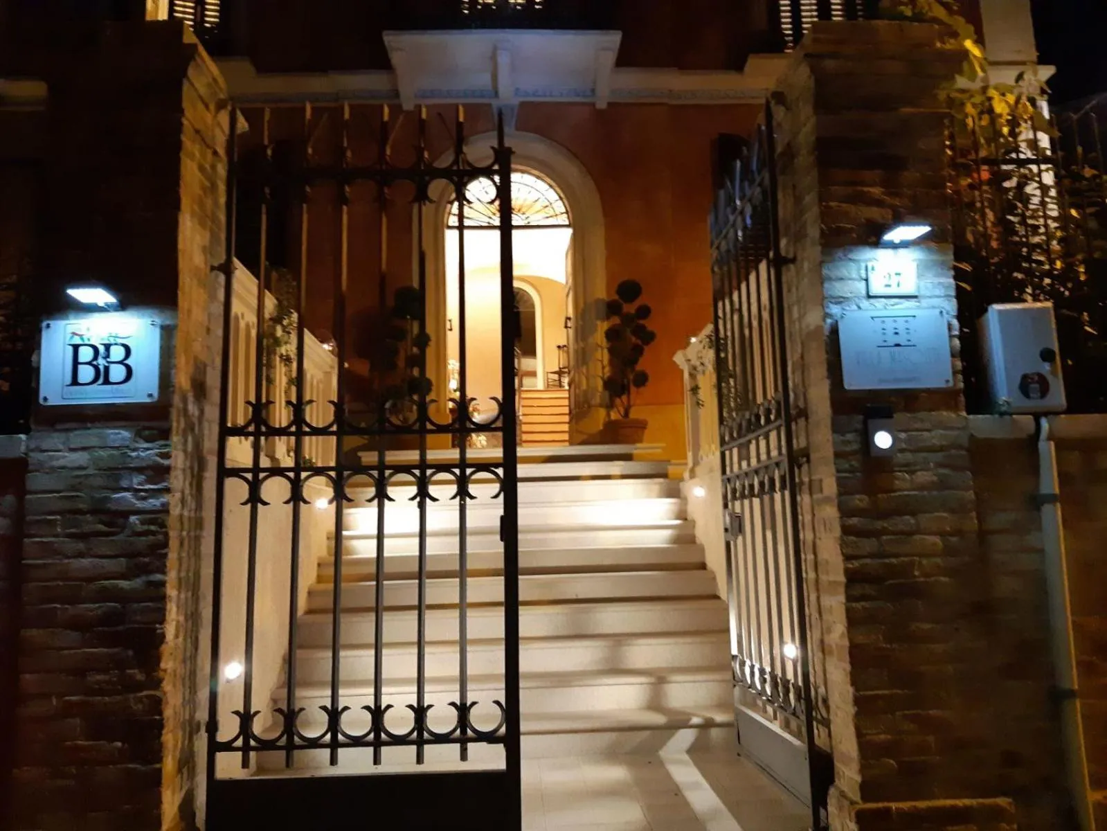Facade/entrance in Villa Mascitti B&B Tortoreto Alto
