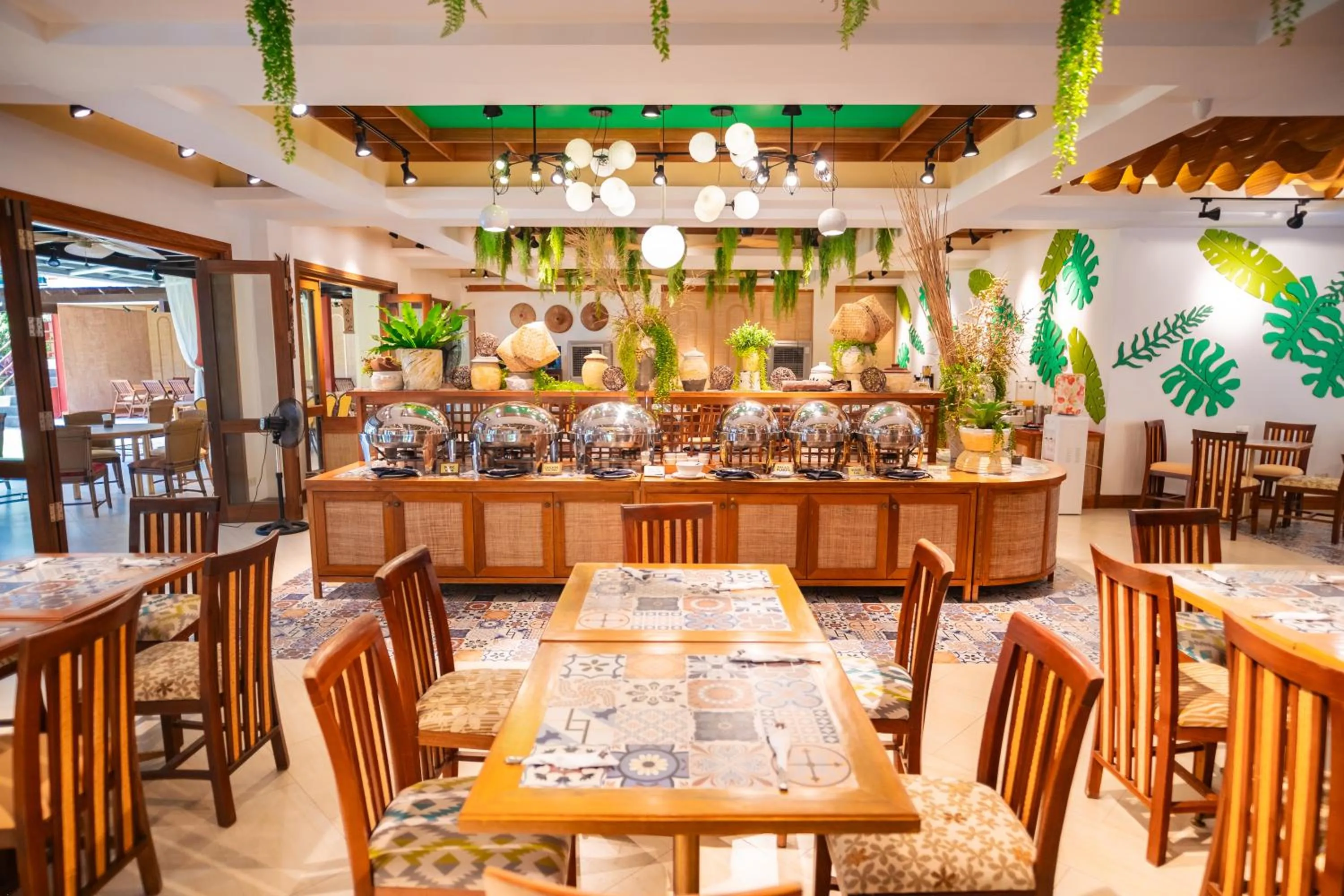 Restaurant/places to eat in Boracay Tropics Resort Hotel