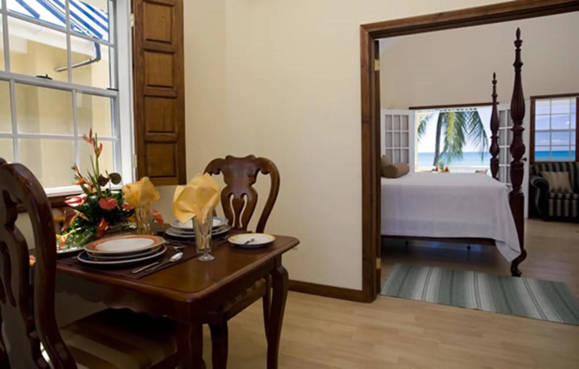 Dining area, Bed in Villa Beach Cottages