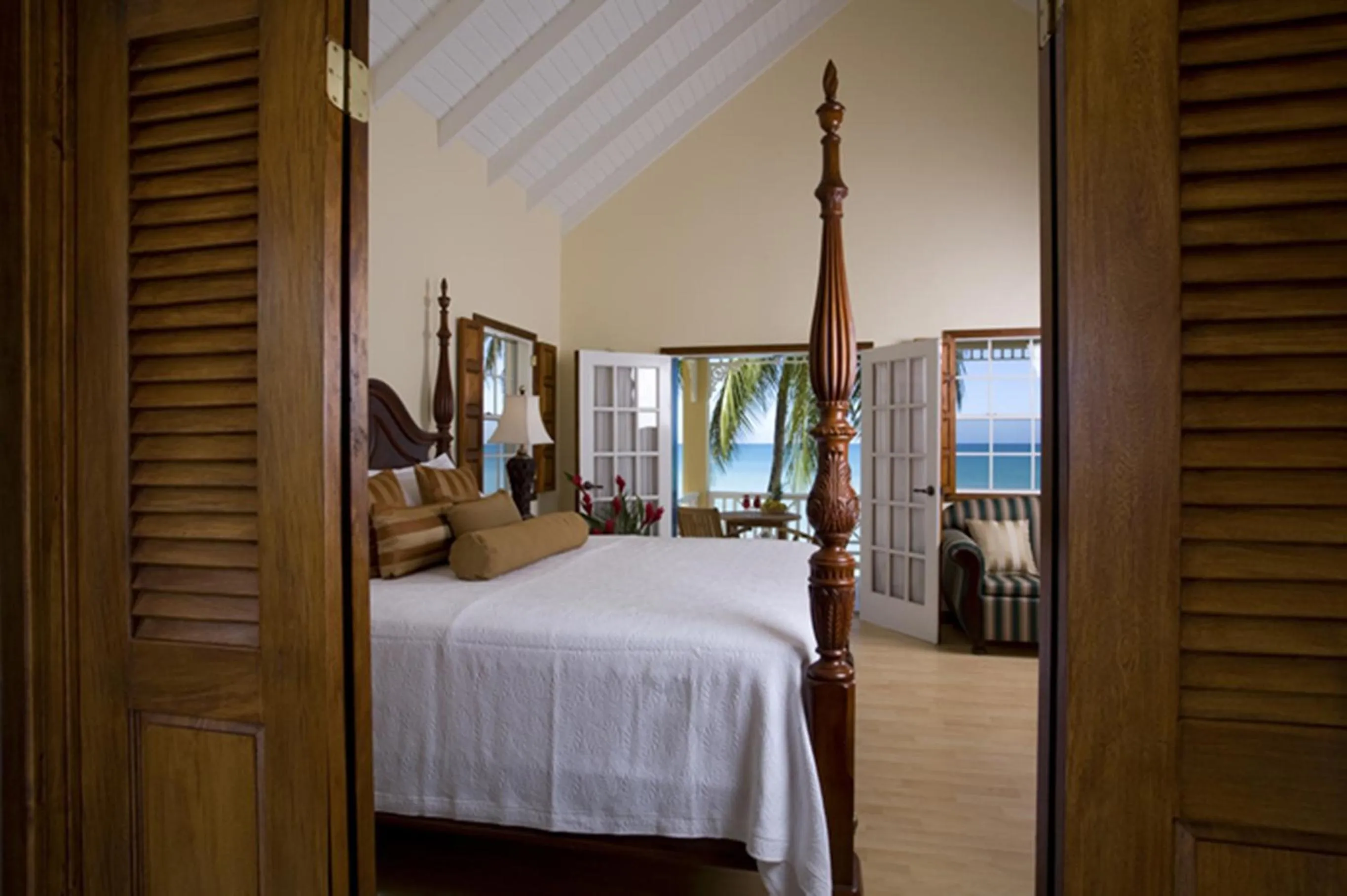 Balcony/Terrace, Bed in Villa Beach Cottages