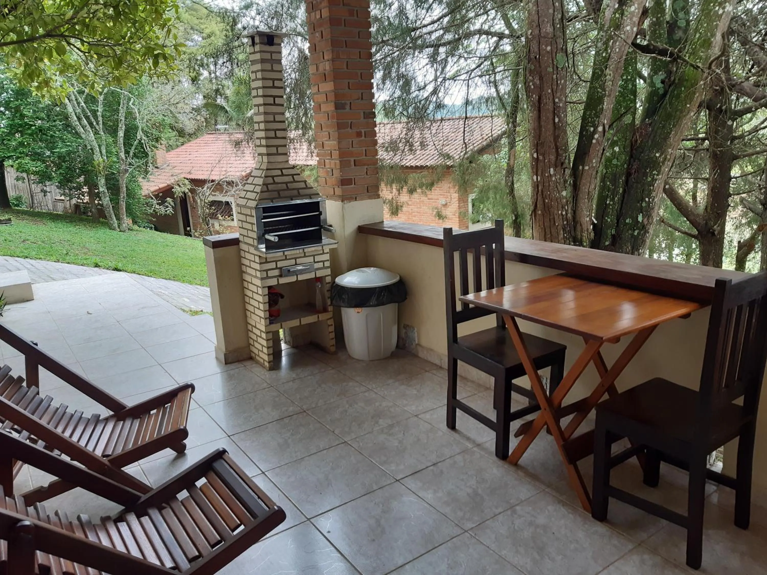 BBQ facilities in Chalé Karin Sampaio