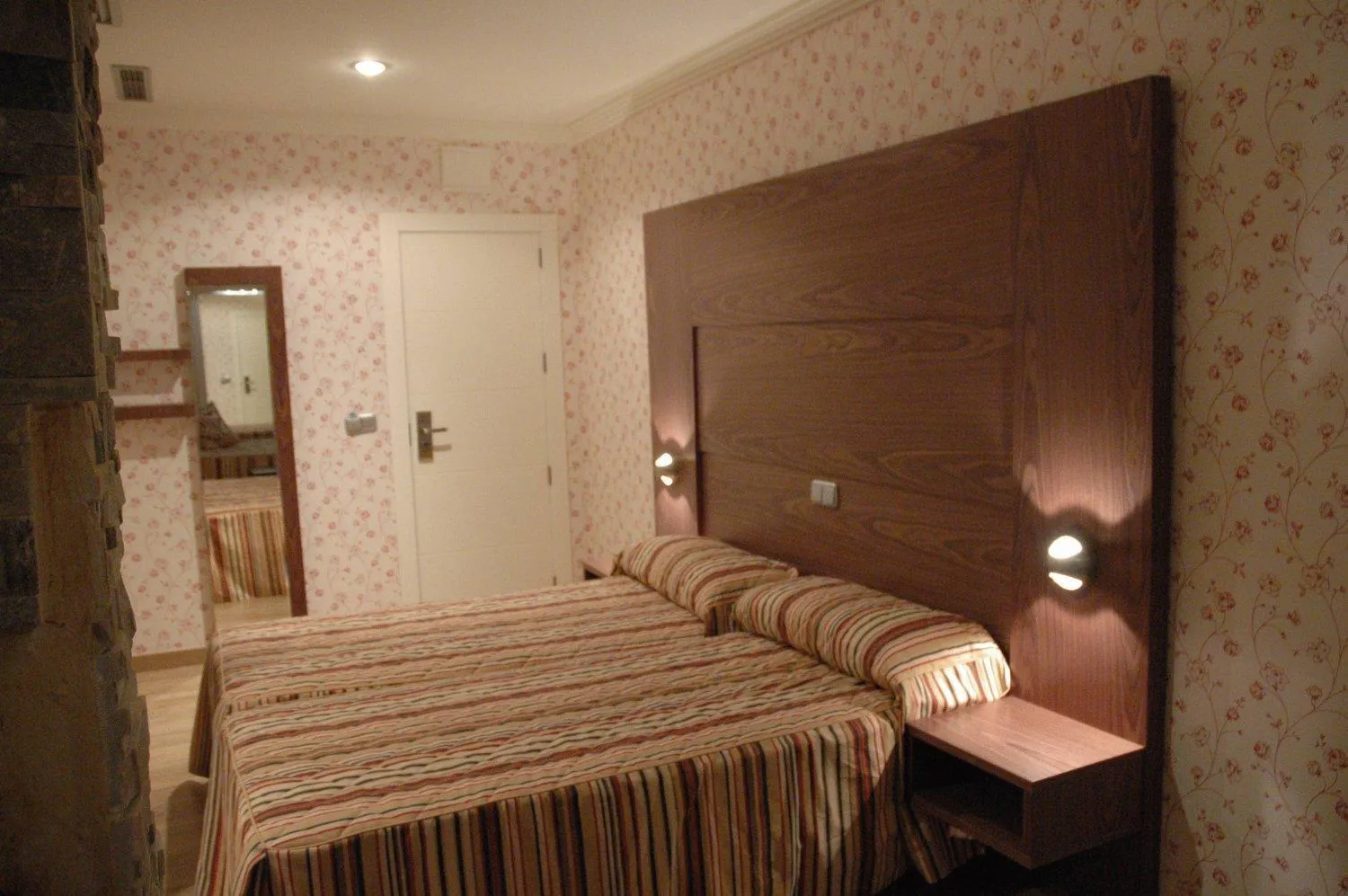 Photo of the whole room, Bed in Hotel Ideal