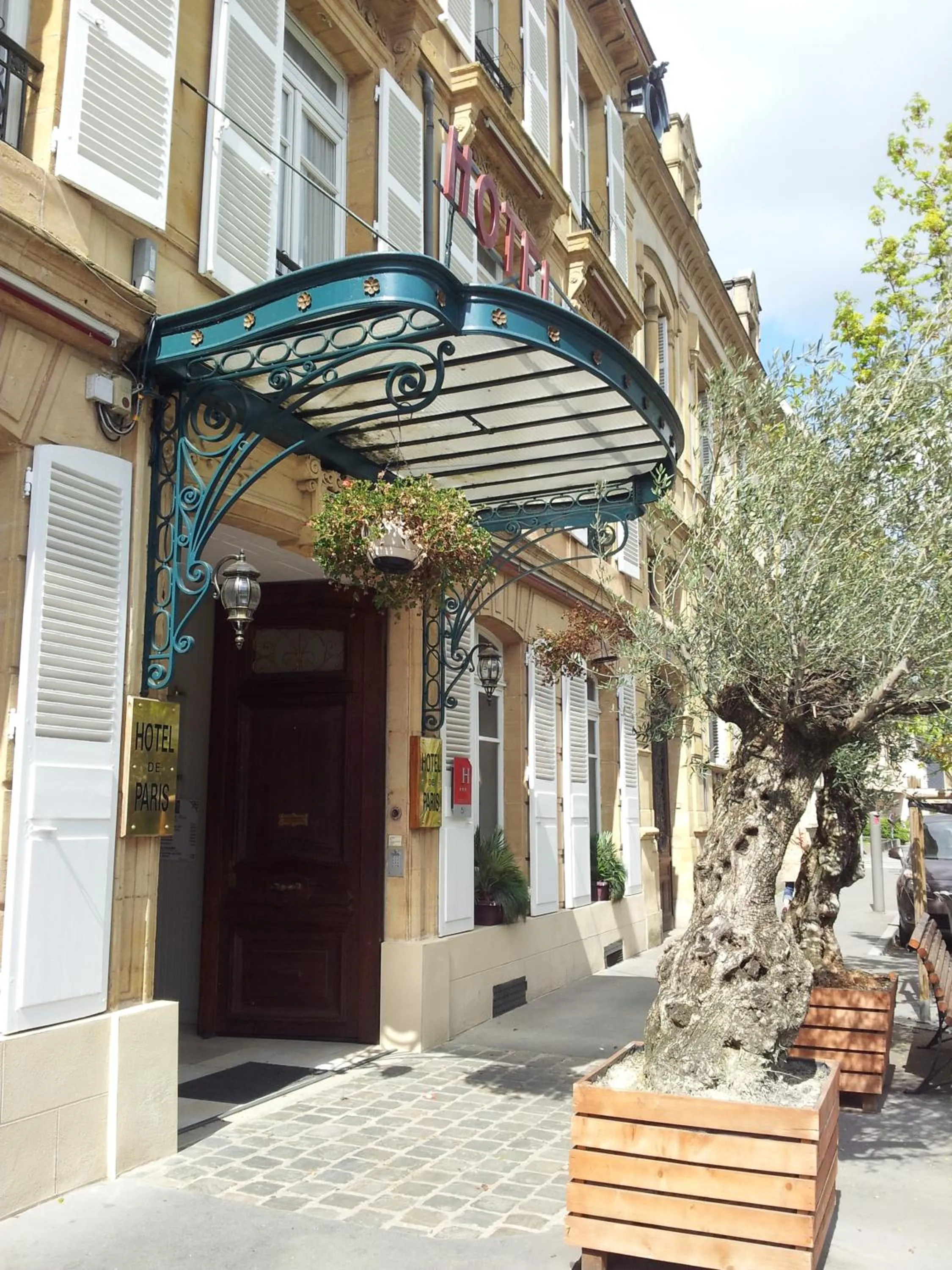 Facade/entrance in Hôtel De Paris