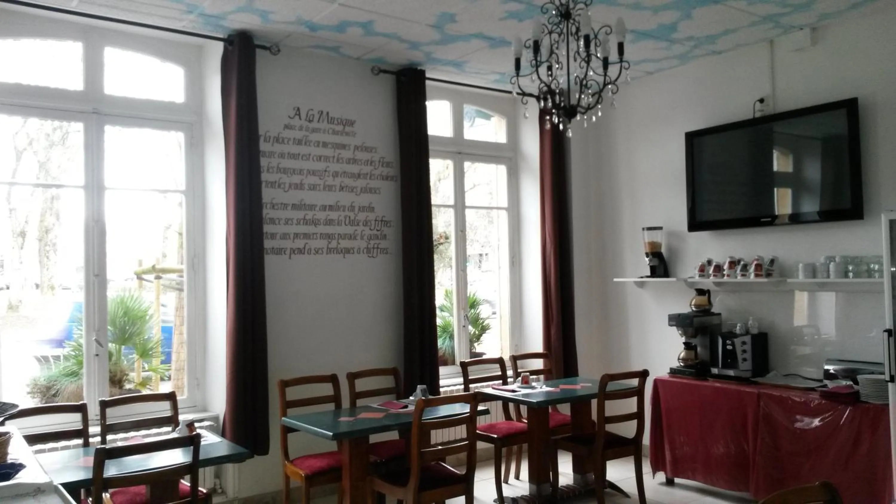 Dining area in Hôtel De Paris
