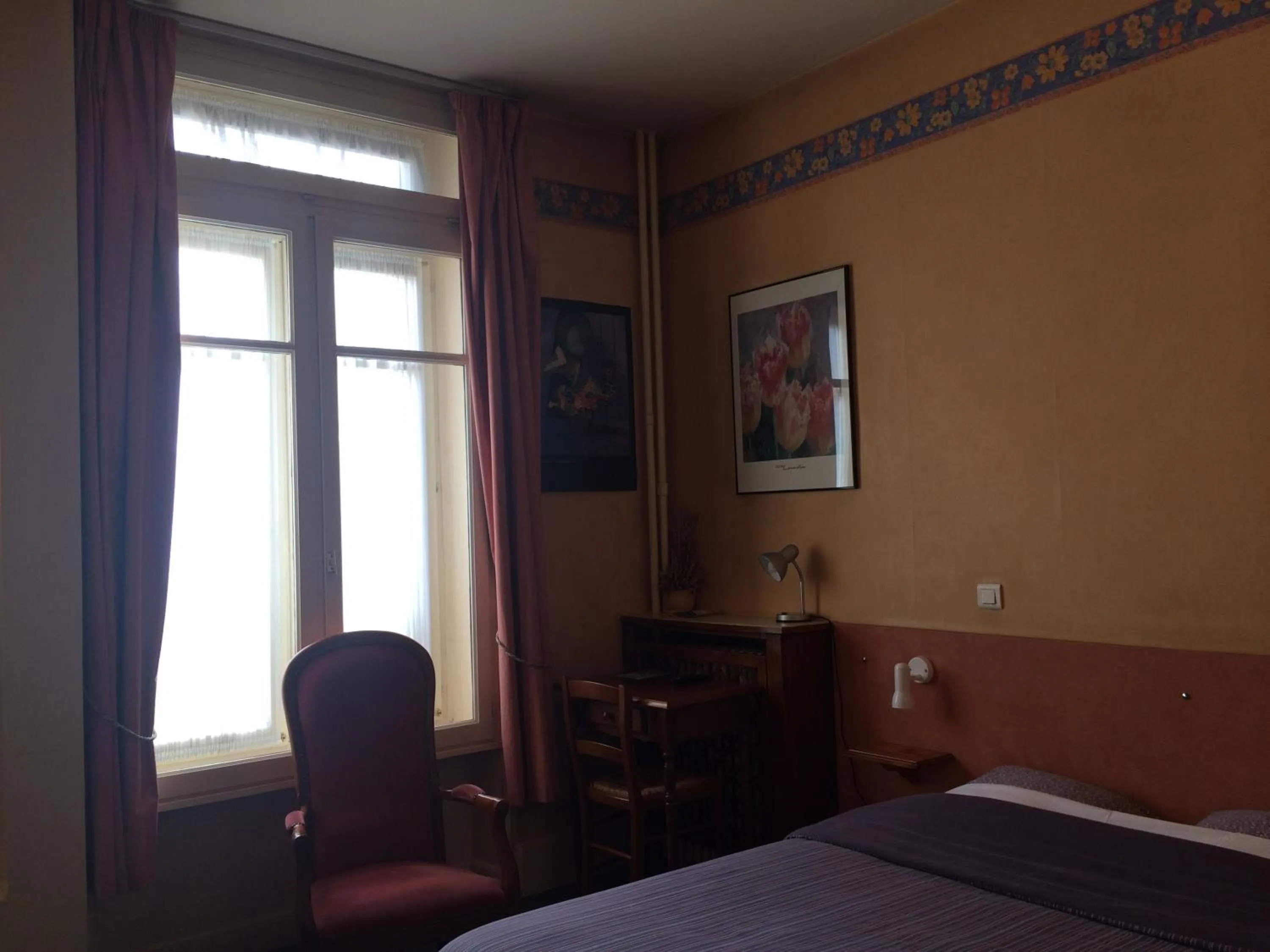Bedroom, Bed in Hôtel De Paris