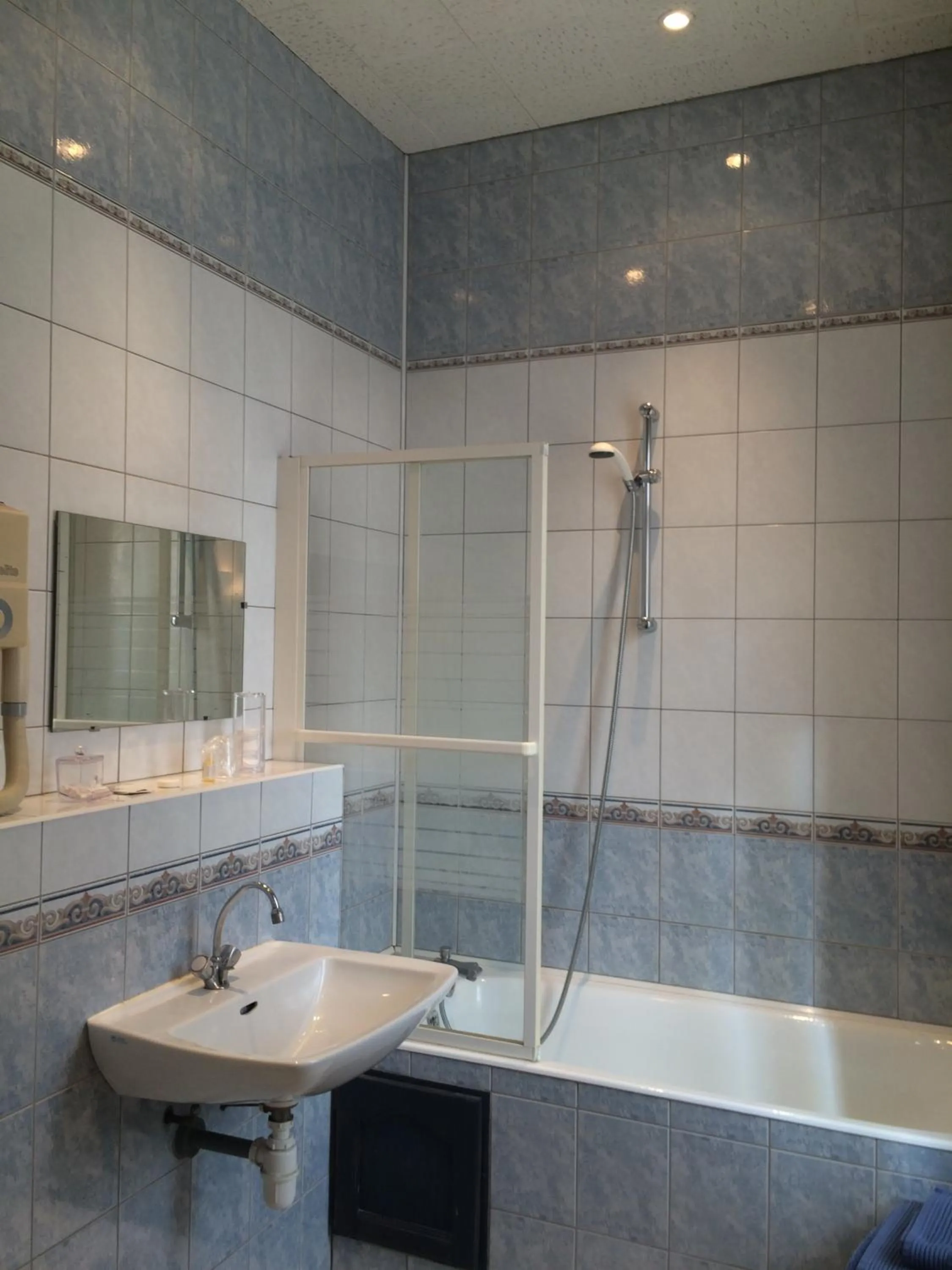 Bathroom in Hôtel De Paris