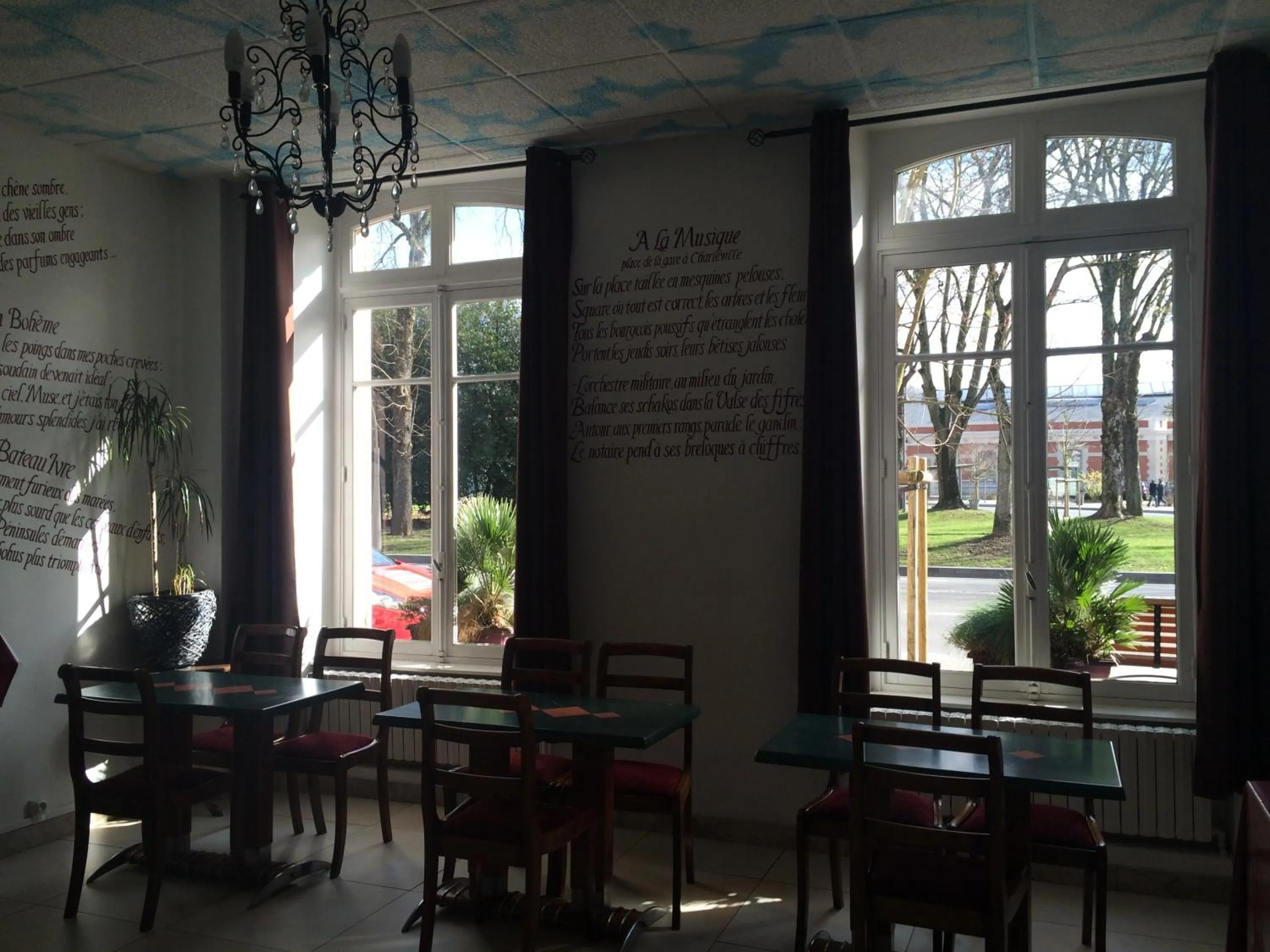 Restaurant/places to eat in Hôtel De Paris