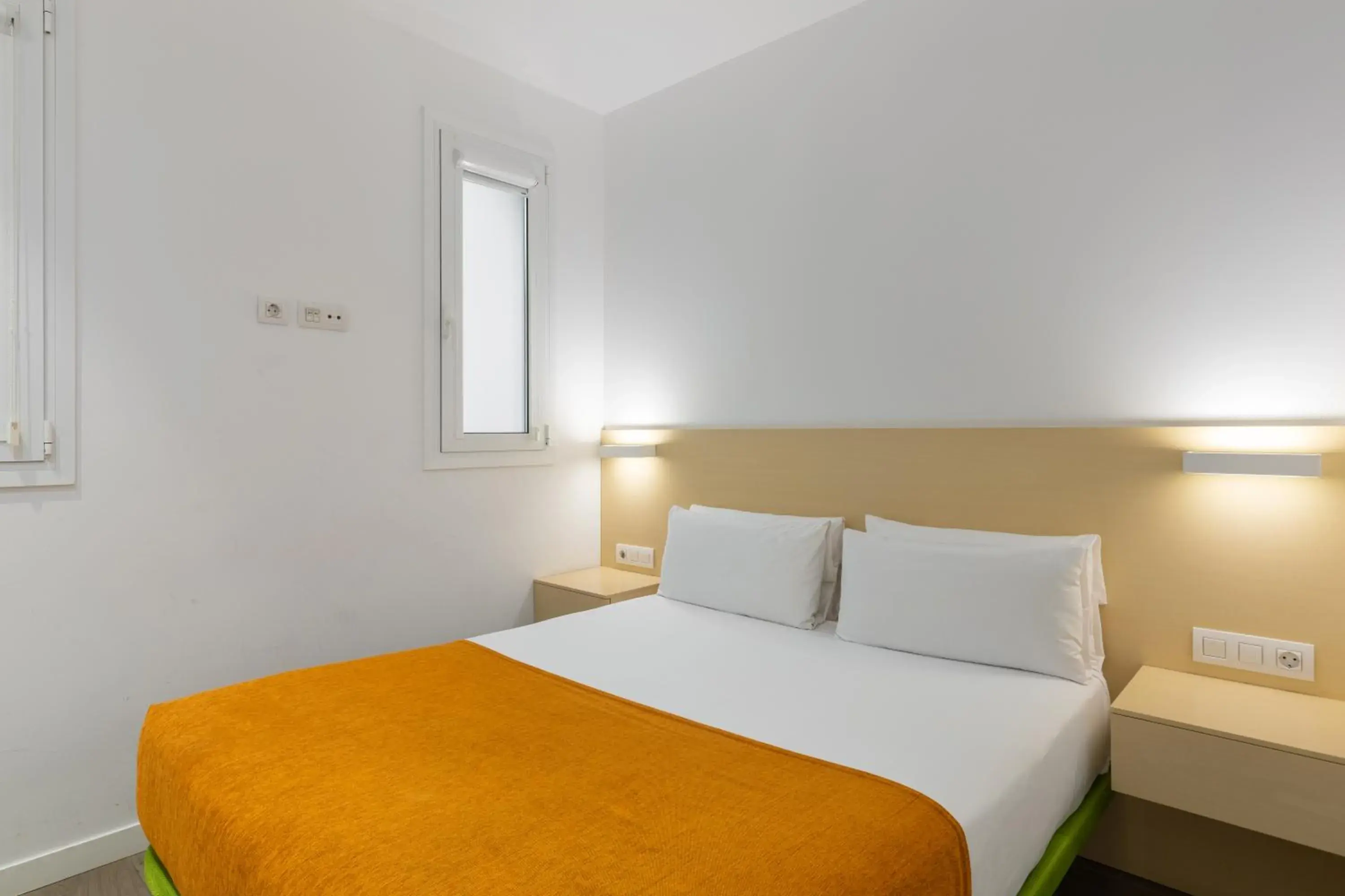 Bed in Cosmo Apartments Marina – Auditori Bed in Cosmo Apartments Marina – Auditori