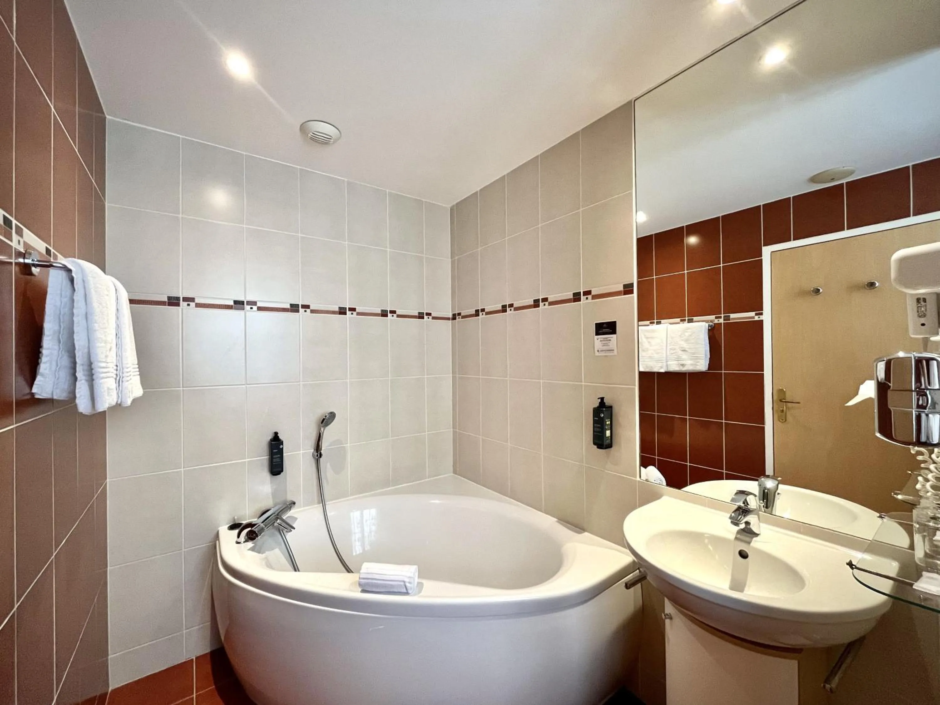 Bathroom in Hotel Balmoral Dinard