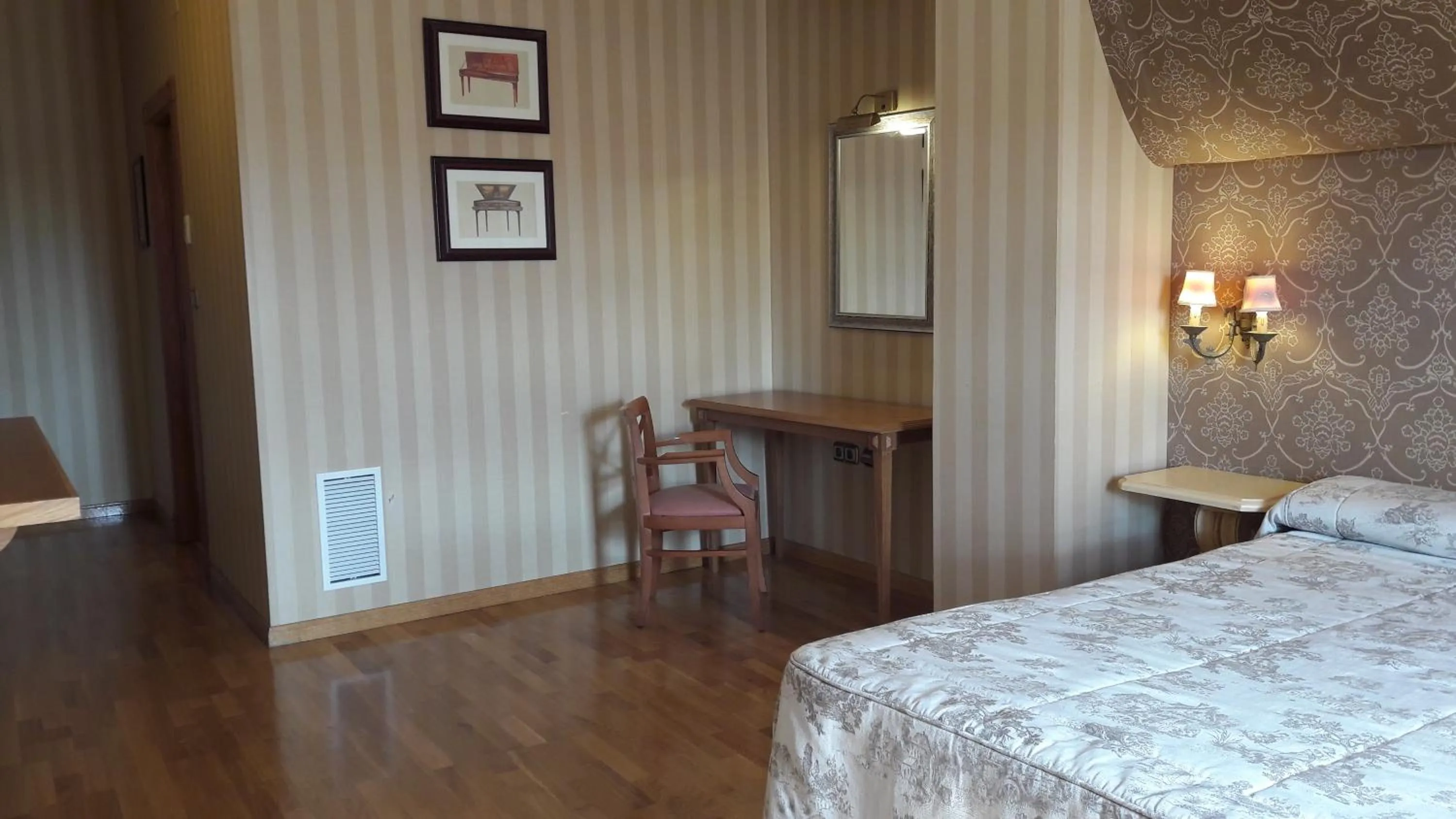 Bed in Hotel Juan Carlos I