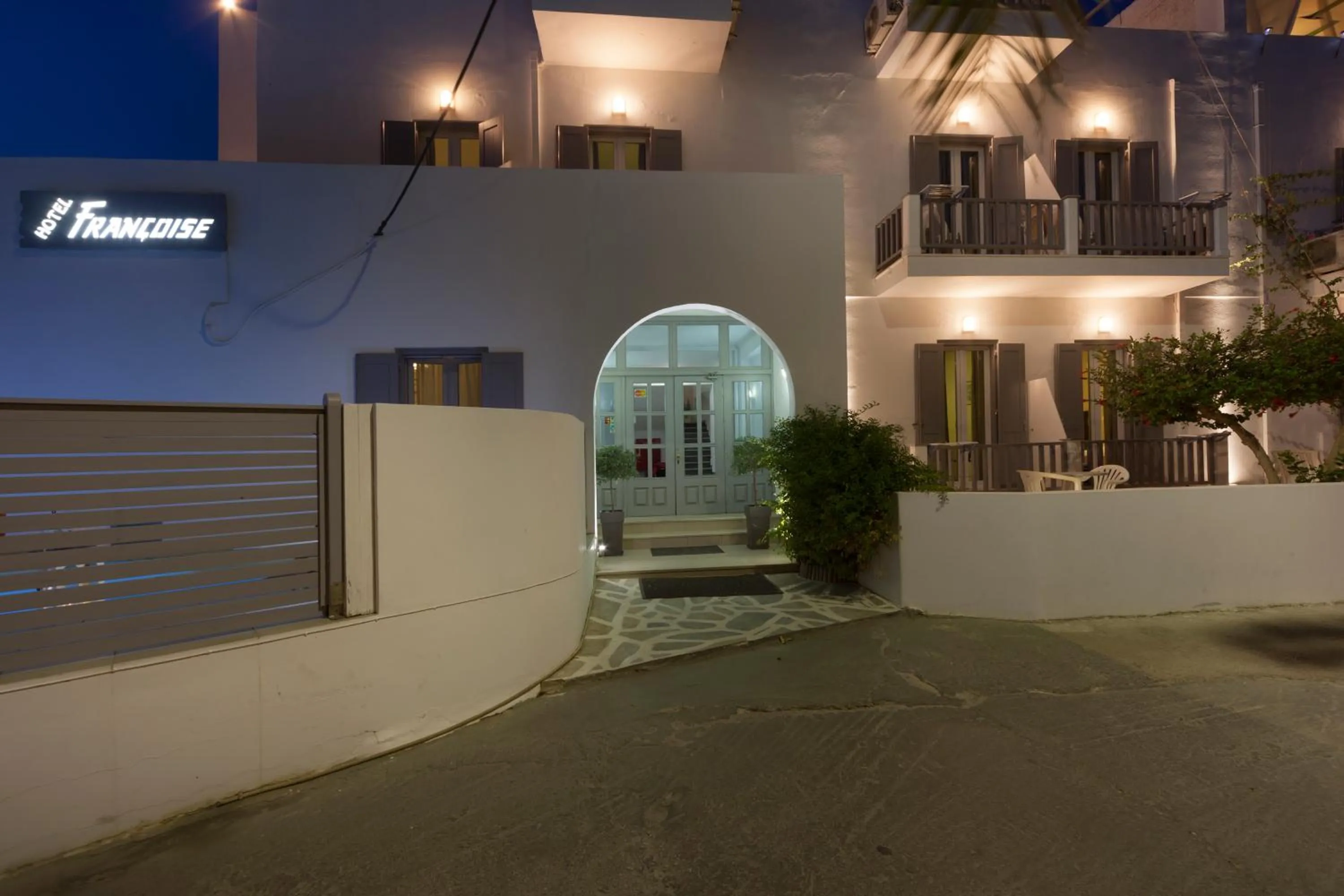 Facade/entrance in Francoise Hotel