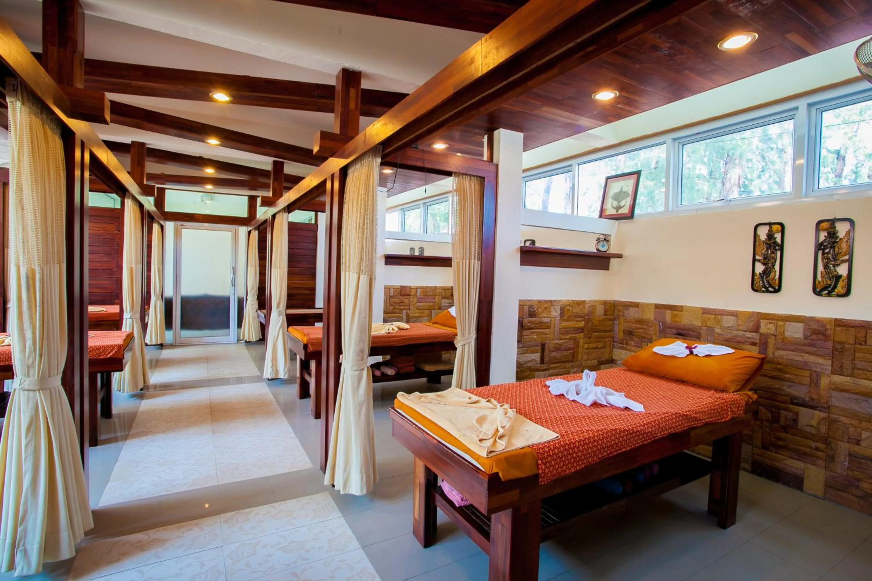 Massage, Bed in Bundhaya Resort