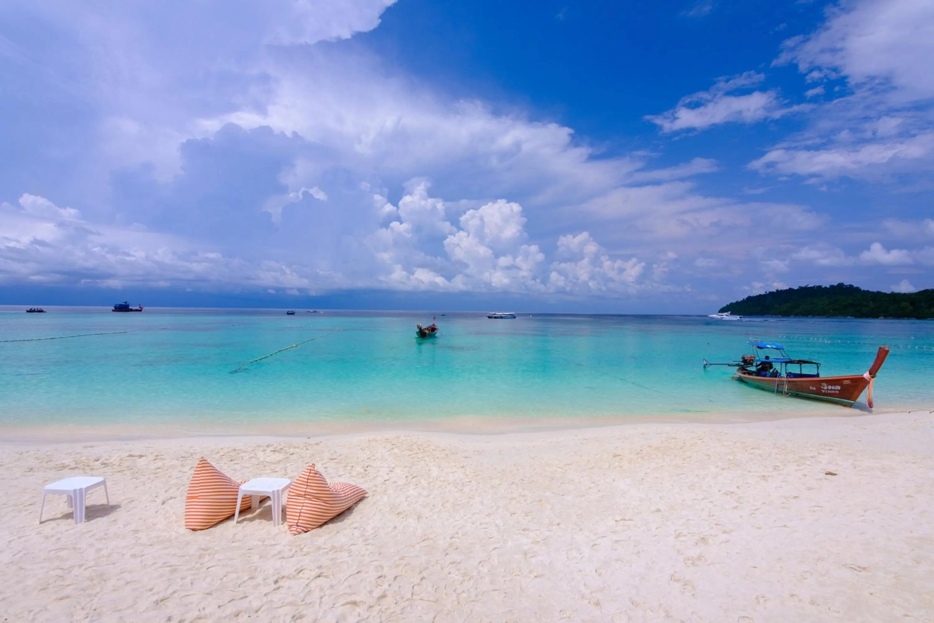 Beach in Bundhaya Resort