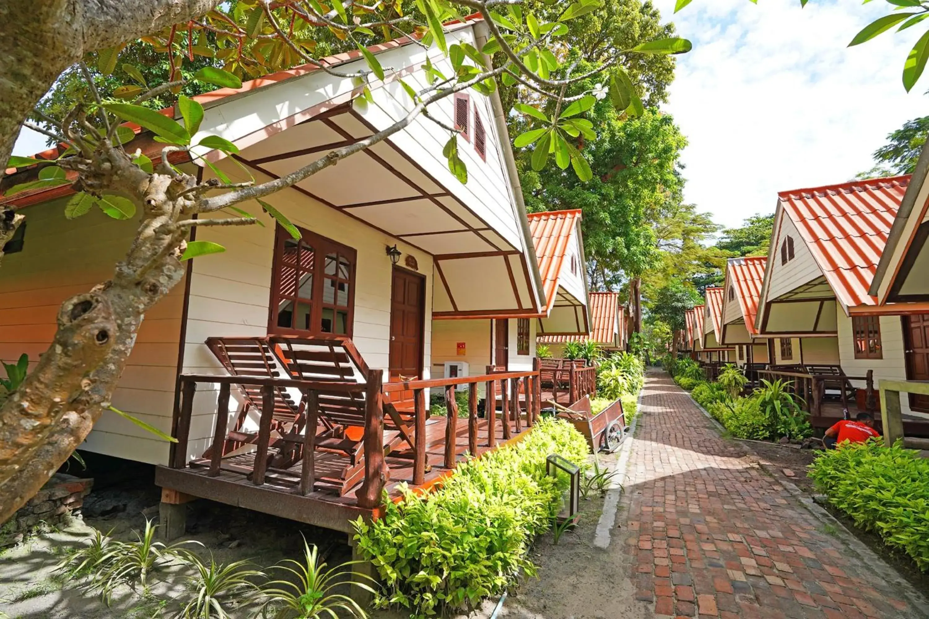 Property building in Bundhaya Resort Property building in Bundhaya Resort