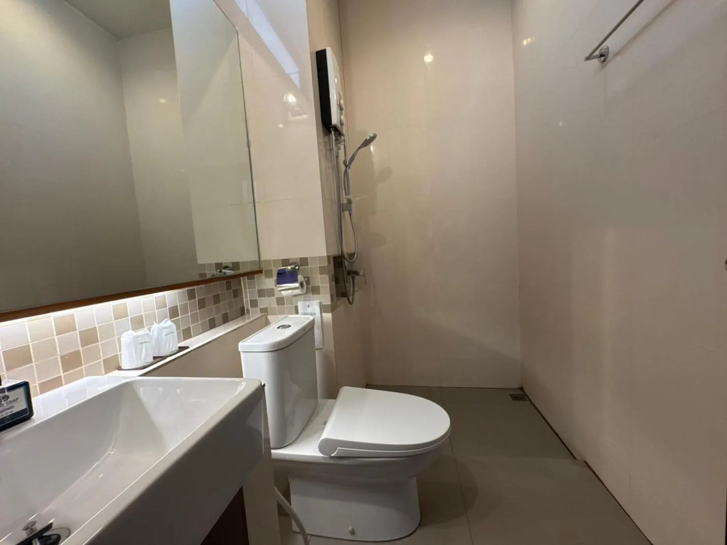 Toilet in Bundhaya Resort