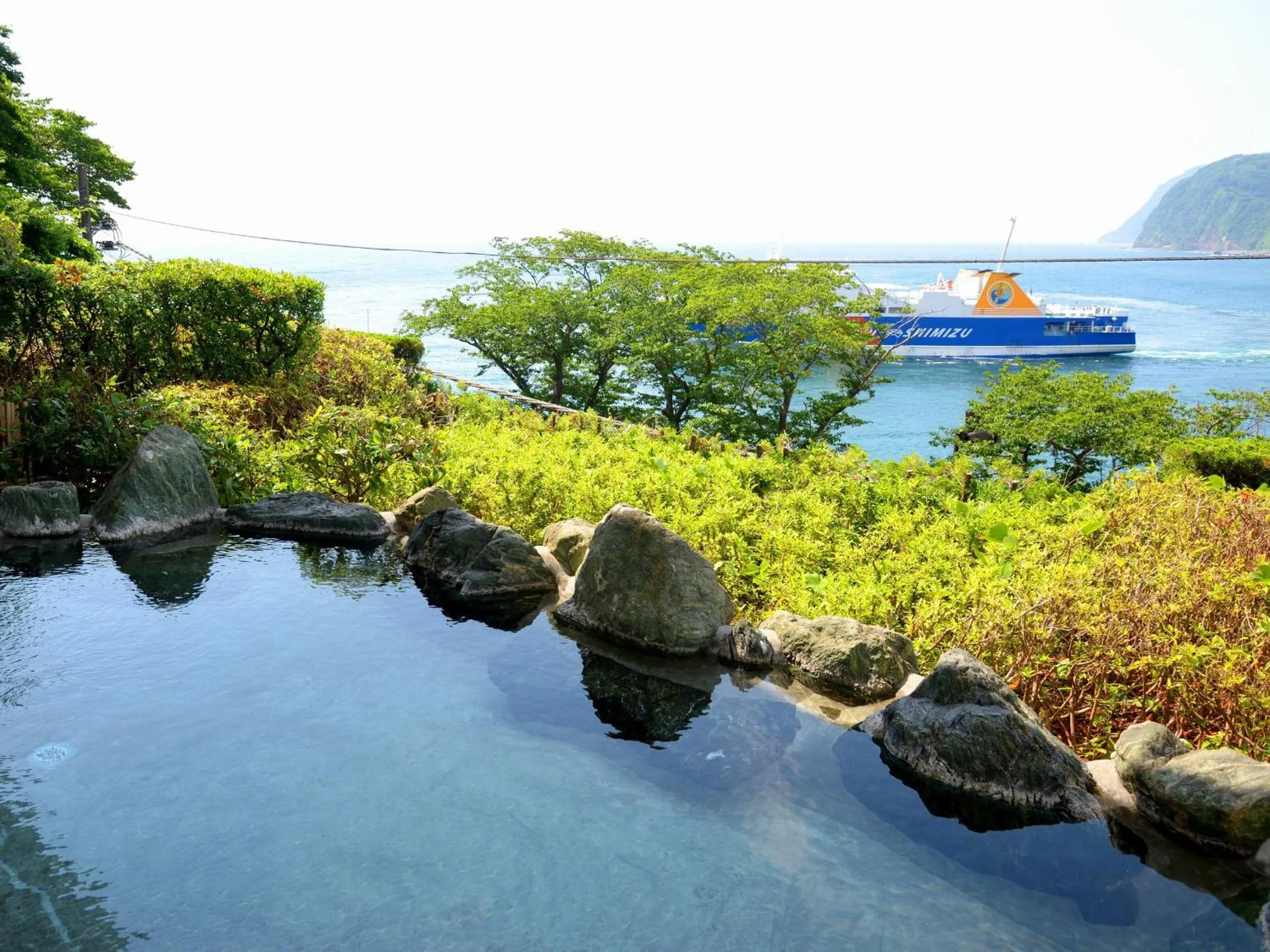 Open Air Bath in Shin Kaikatei Izumi