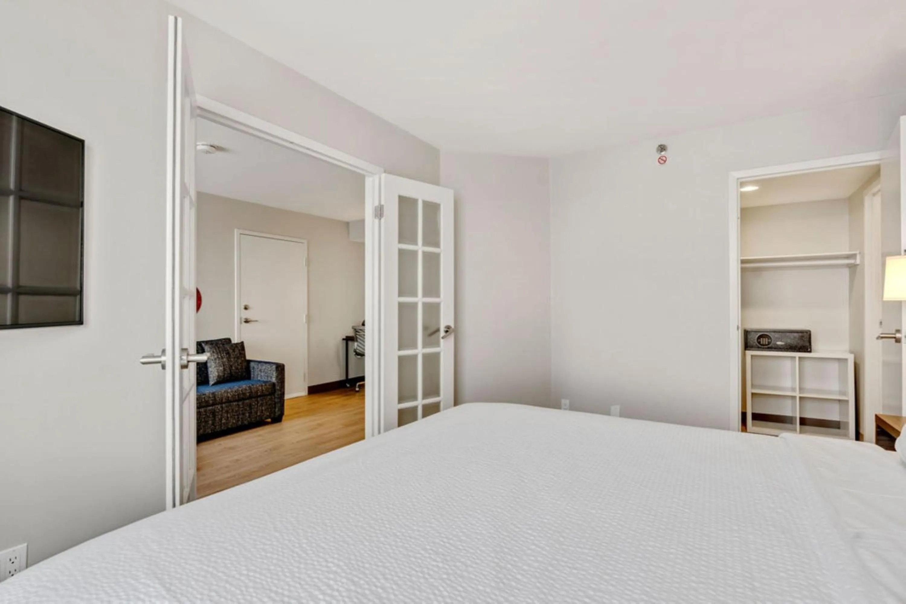 Bedroom, Bed in Holiday Inn & Suites Ottawa Kanata by IHG