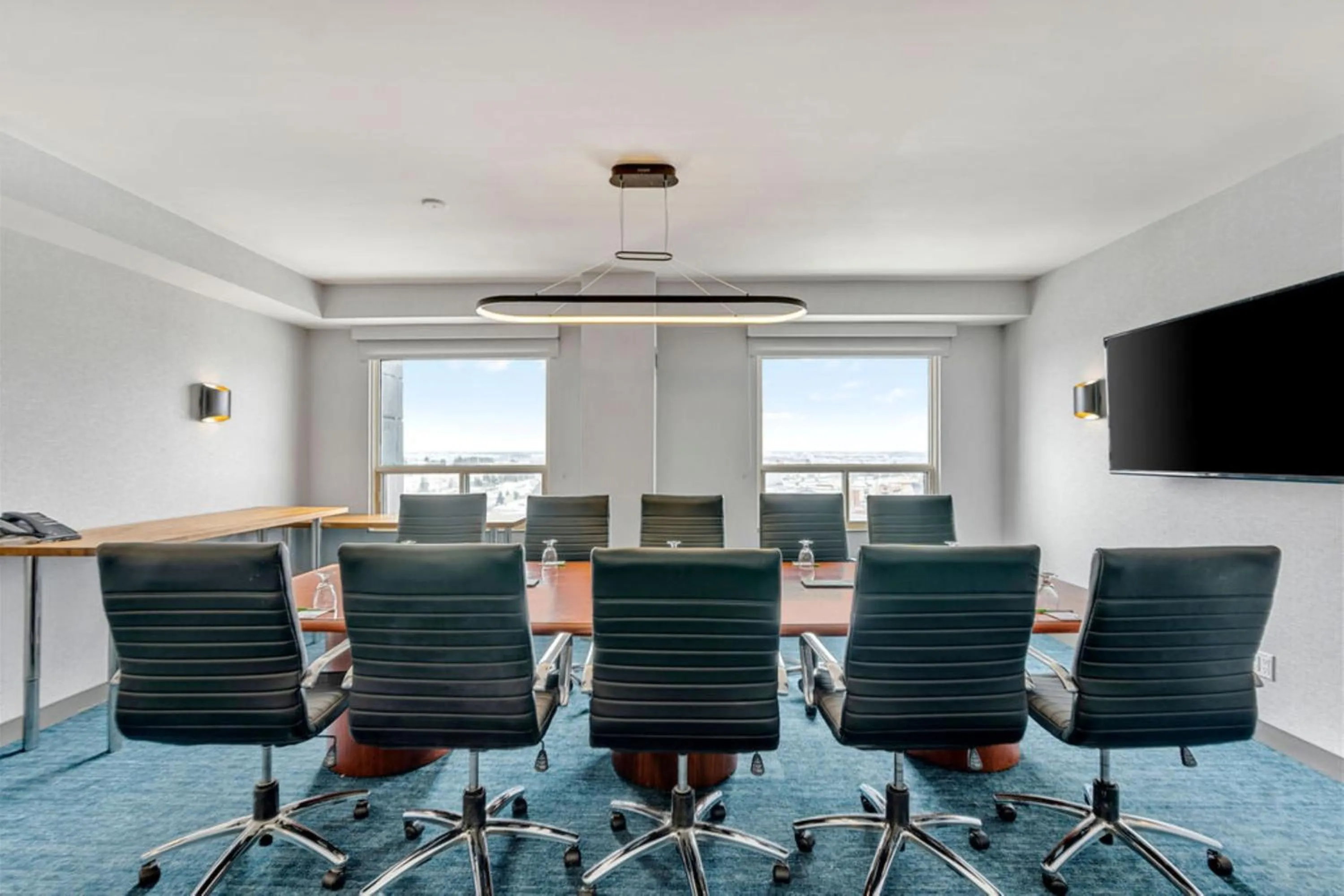 Meeting/conference room in Holiday Inn & Suites Ottawa Kanata by IHG