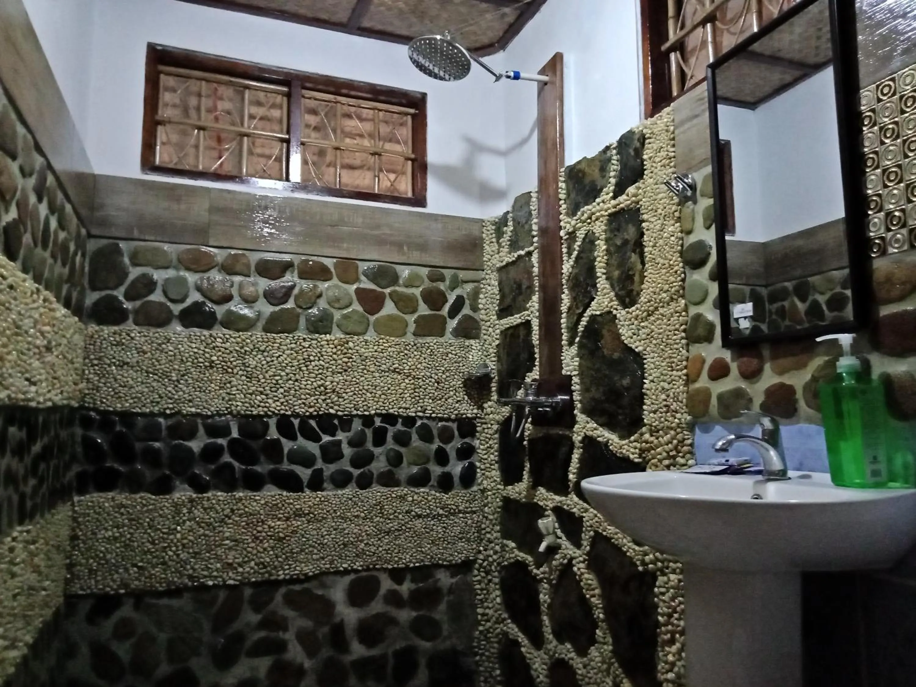 BING-VICE Tourist Inn