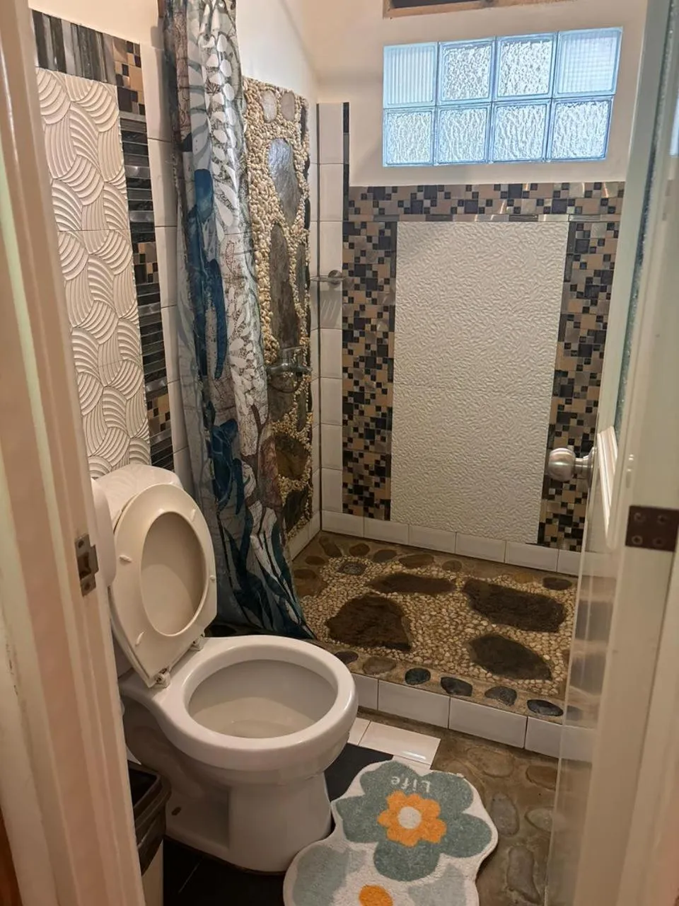 BING-VICE Tourist Inn