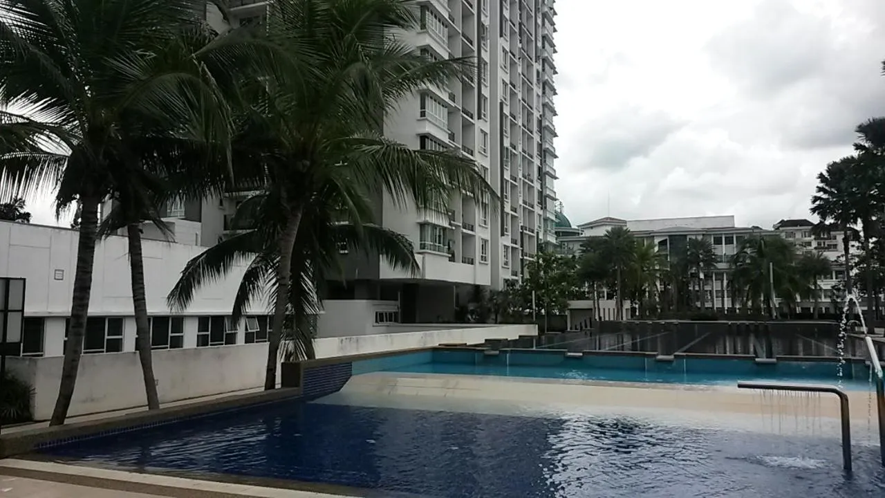 Garden Apartment at Zenith
