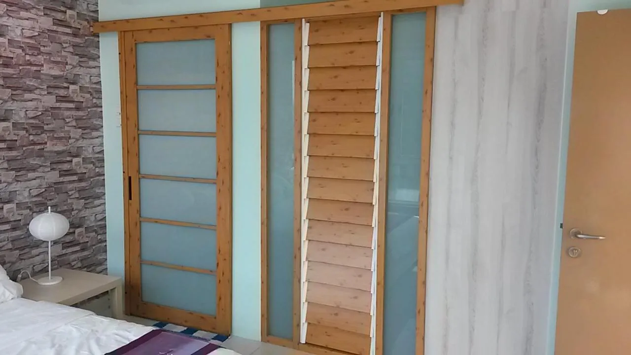 Bedroom, Bed in Garden Apartment at Zenith