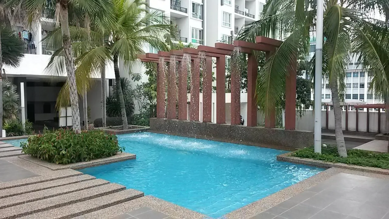 Facade/entrance in Garden Apartment at Zenith