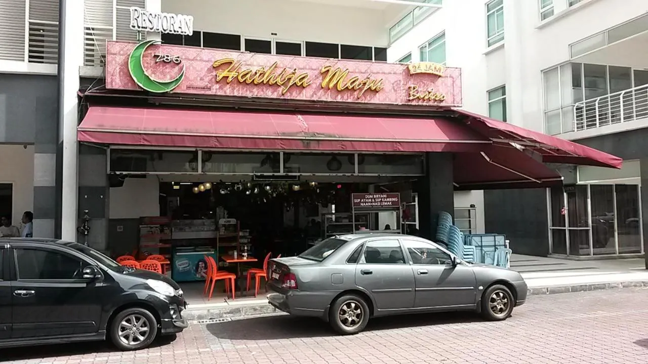 Restaurant/places to eat in Garden Apartment at Zenith