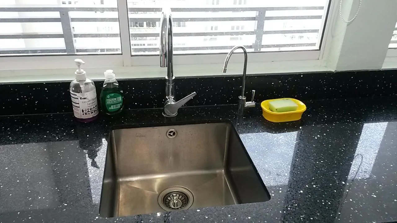 Kitchen or kitchenette in Garden Apartment at Zenith