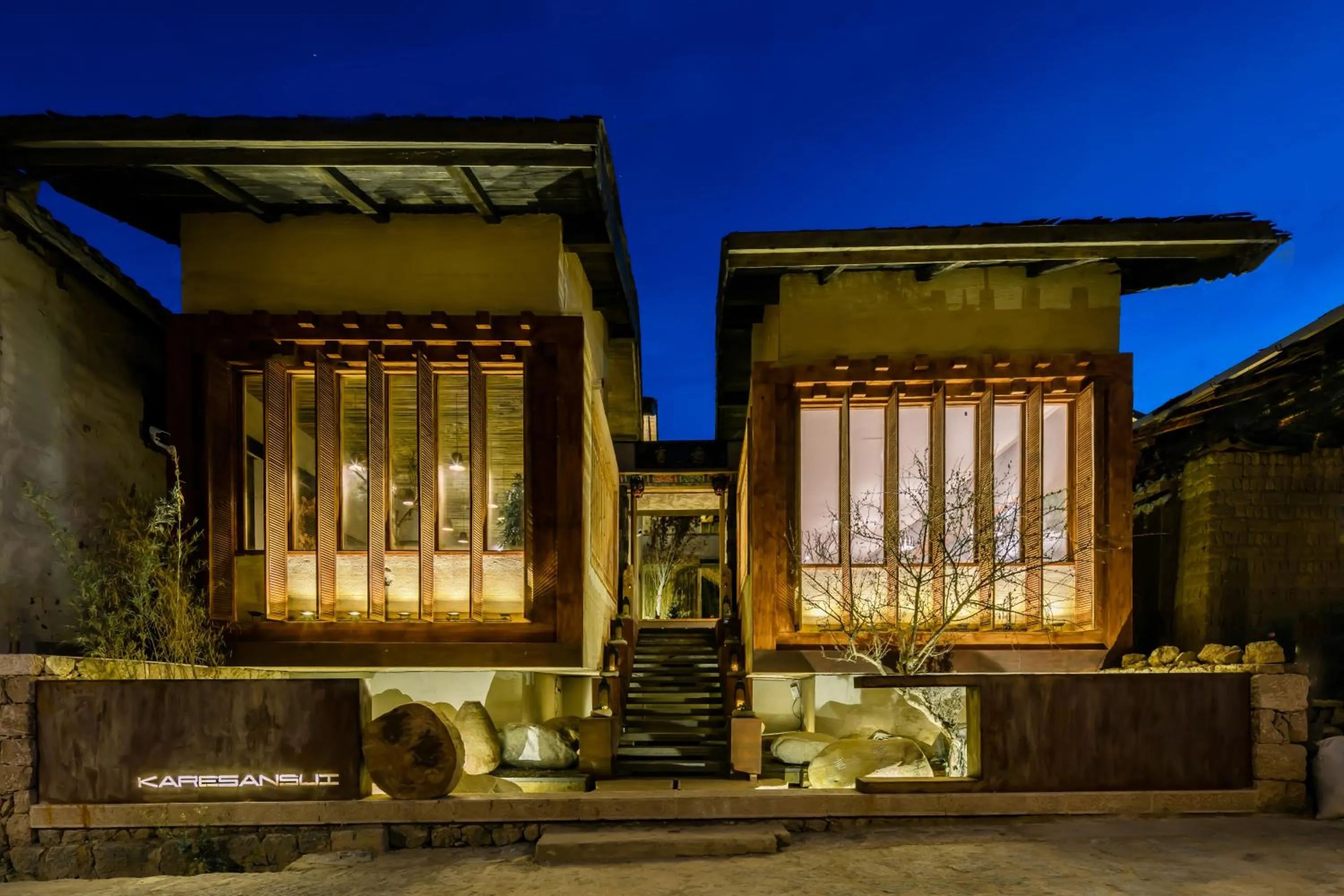 Shangri-La Karesansui Hotel