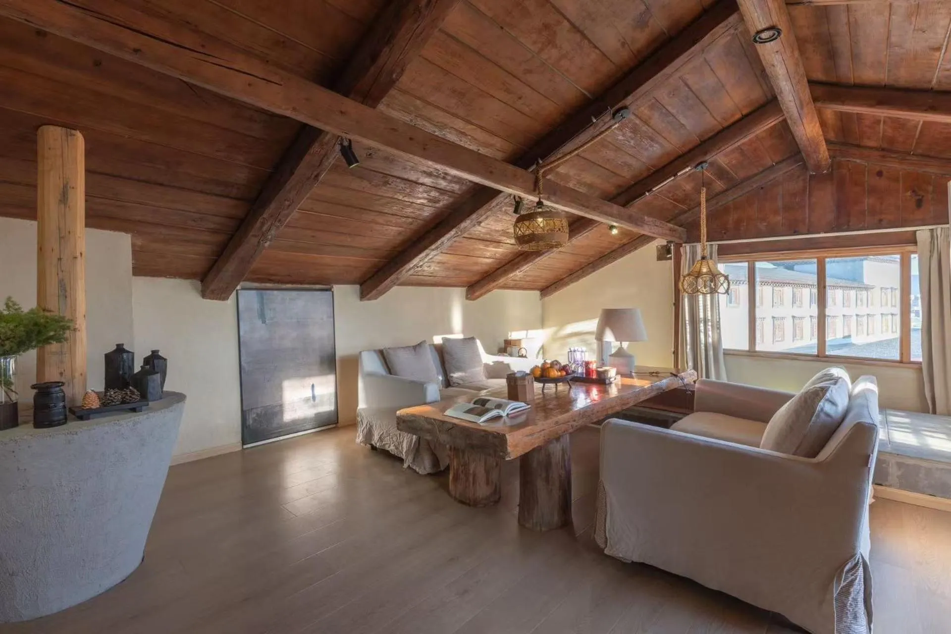 Shangri-La Karesansui Hotel