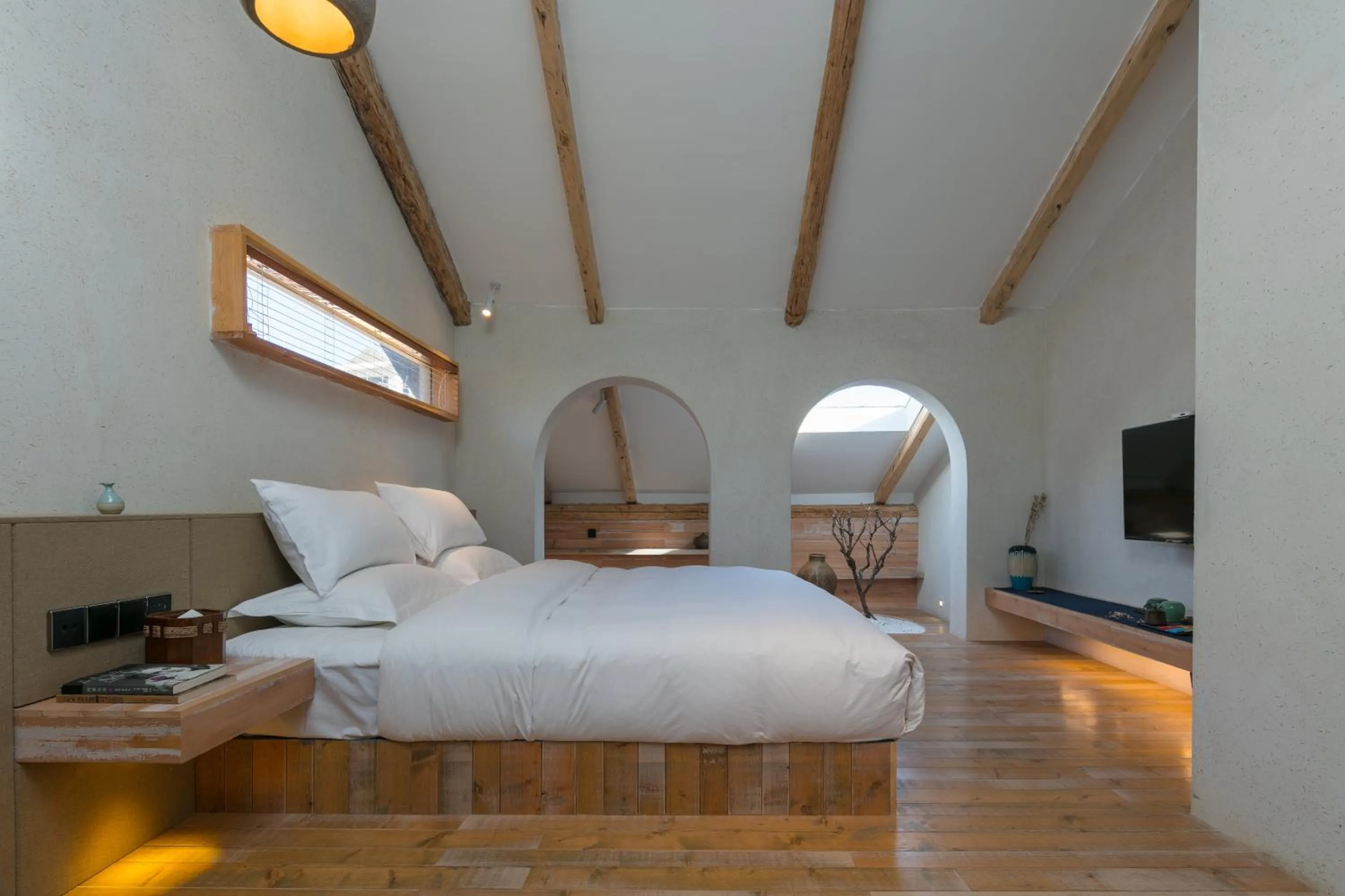 Bed in Shangri-La Karesansui Hotel