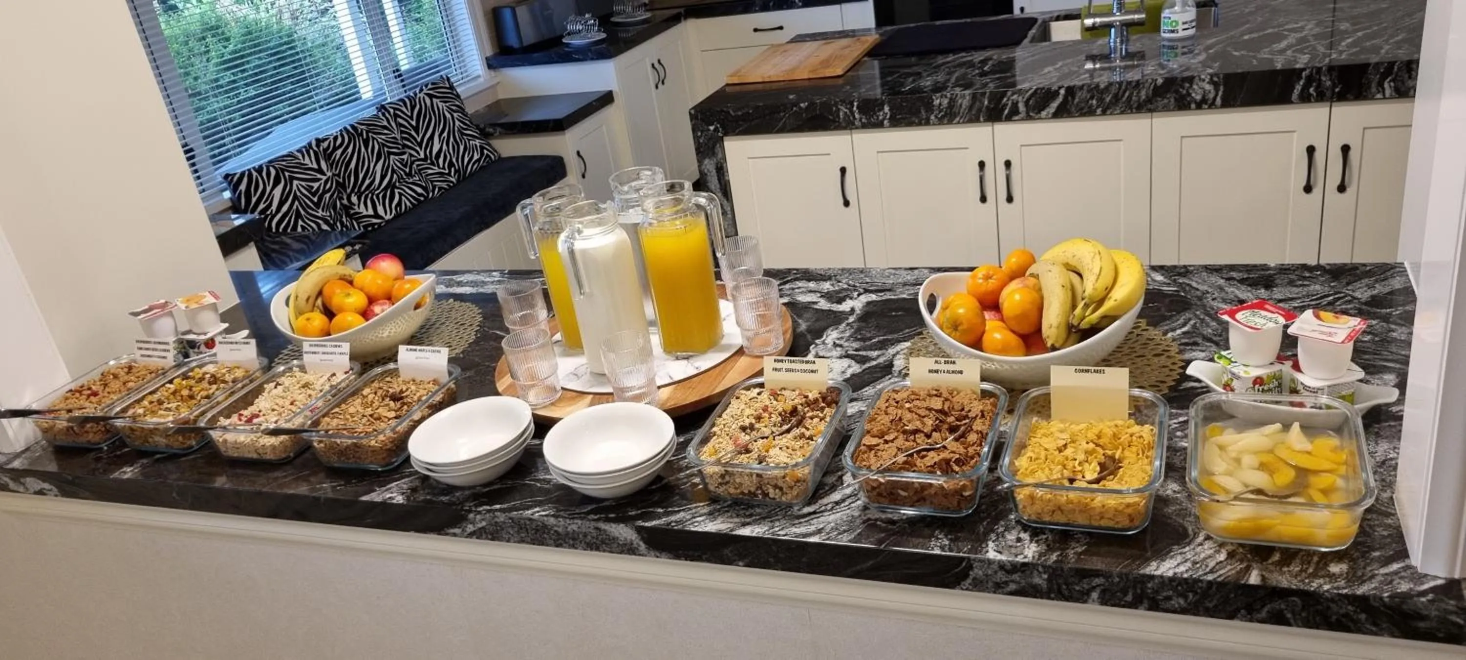 Breakfast in Hyecroft Lodge