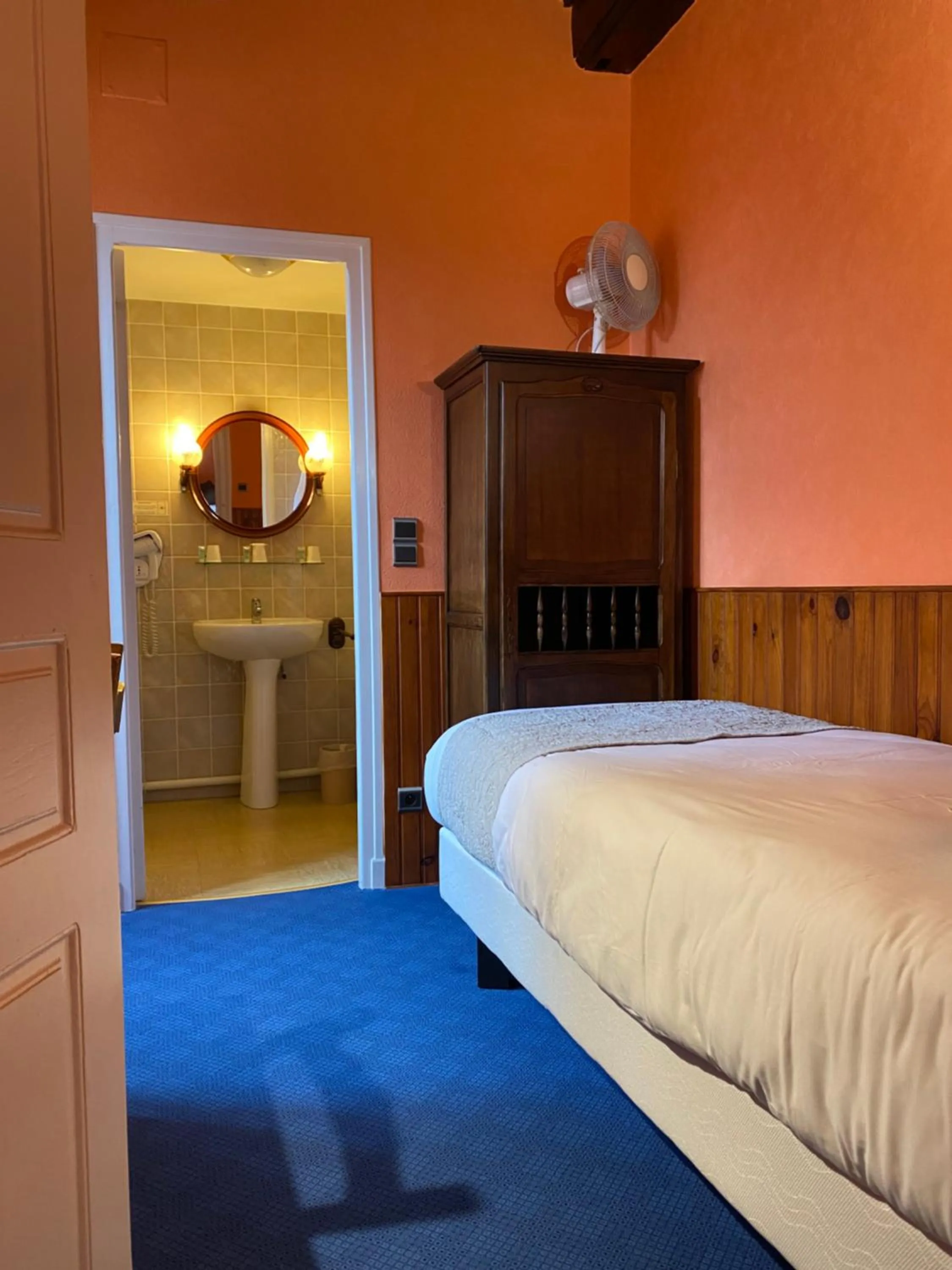 Bed in Hostellerie Du Chateau